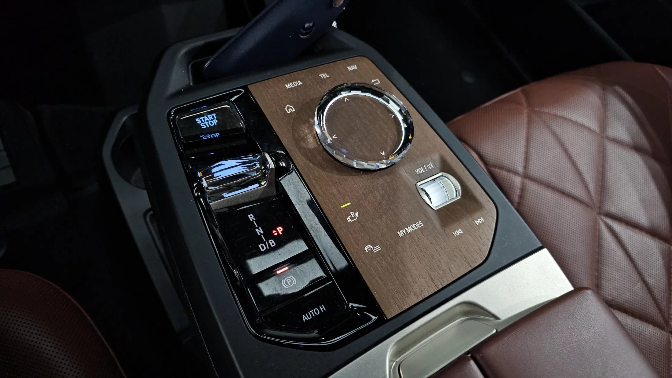 BMW iX xDrive50 Sports Plus, электромобиль, 2023 г. 33373 км. — фото 9