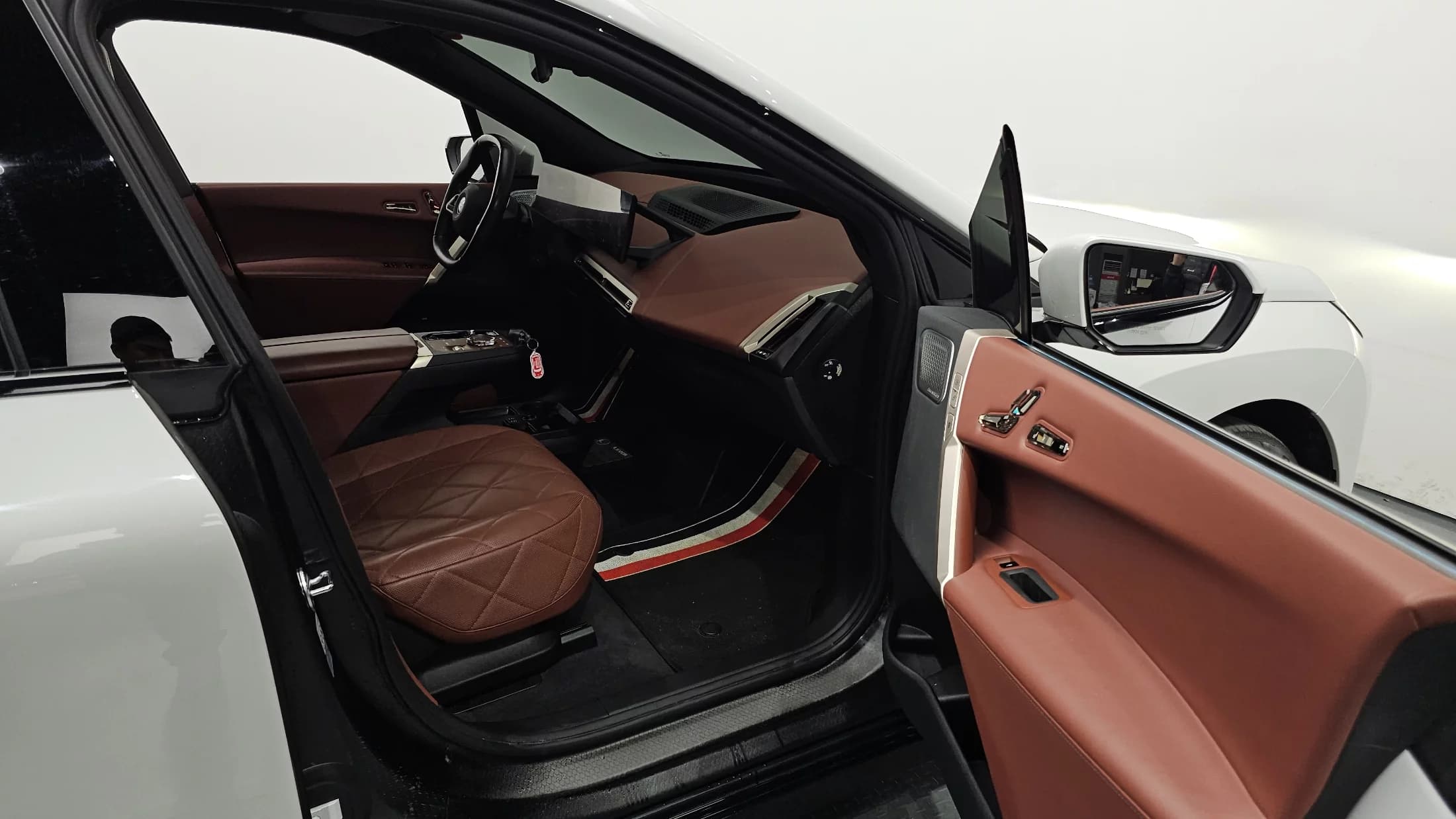 BMW iX xDrive50 Sports Plus, электромобиль, 2023 г. 33373 км. — фото 10