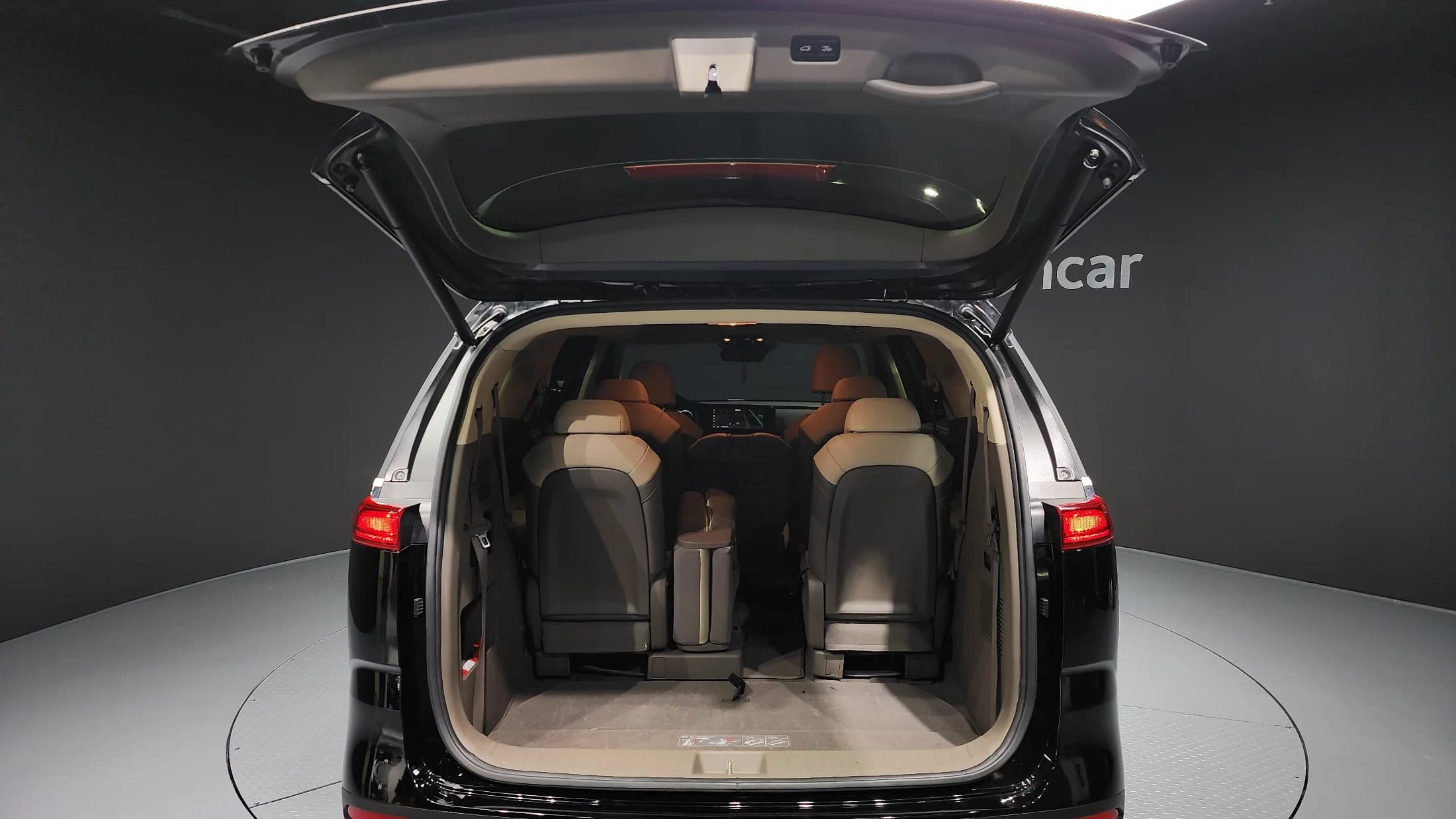 Kia Carnival 11-Seater Signature, 2022 г. 56116 км. — фото 20