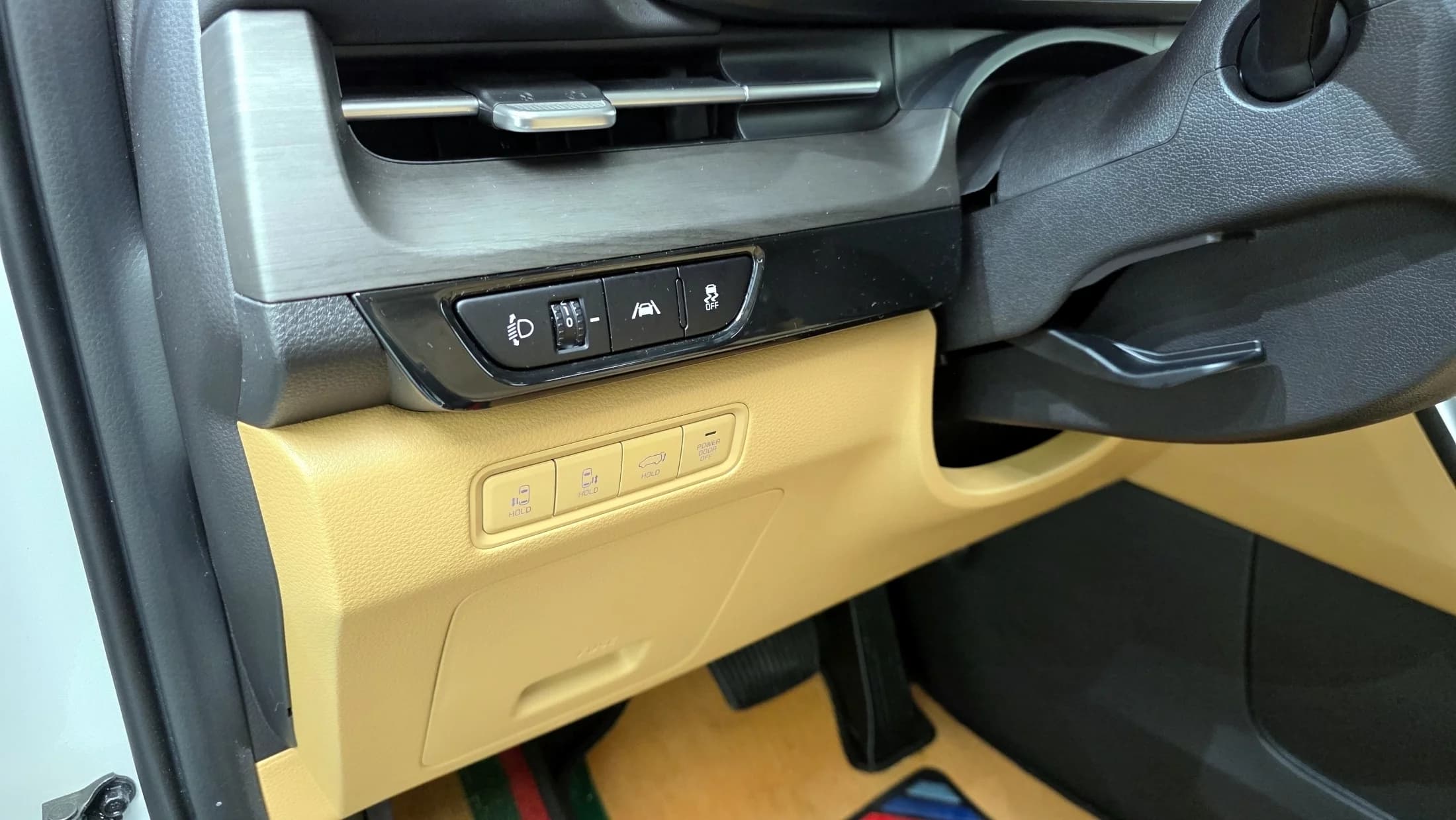 Kia Carnival Gasoline 9-Seater Signature, 2023 г. 66035 км. — фото 13
