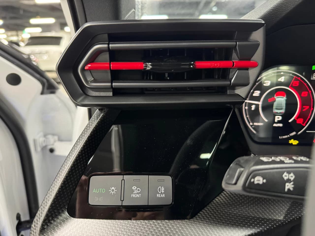 Audi RS3 2.5 TFSI Quattro Carbon Edition, 2025 г. — фото 9