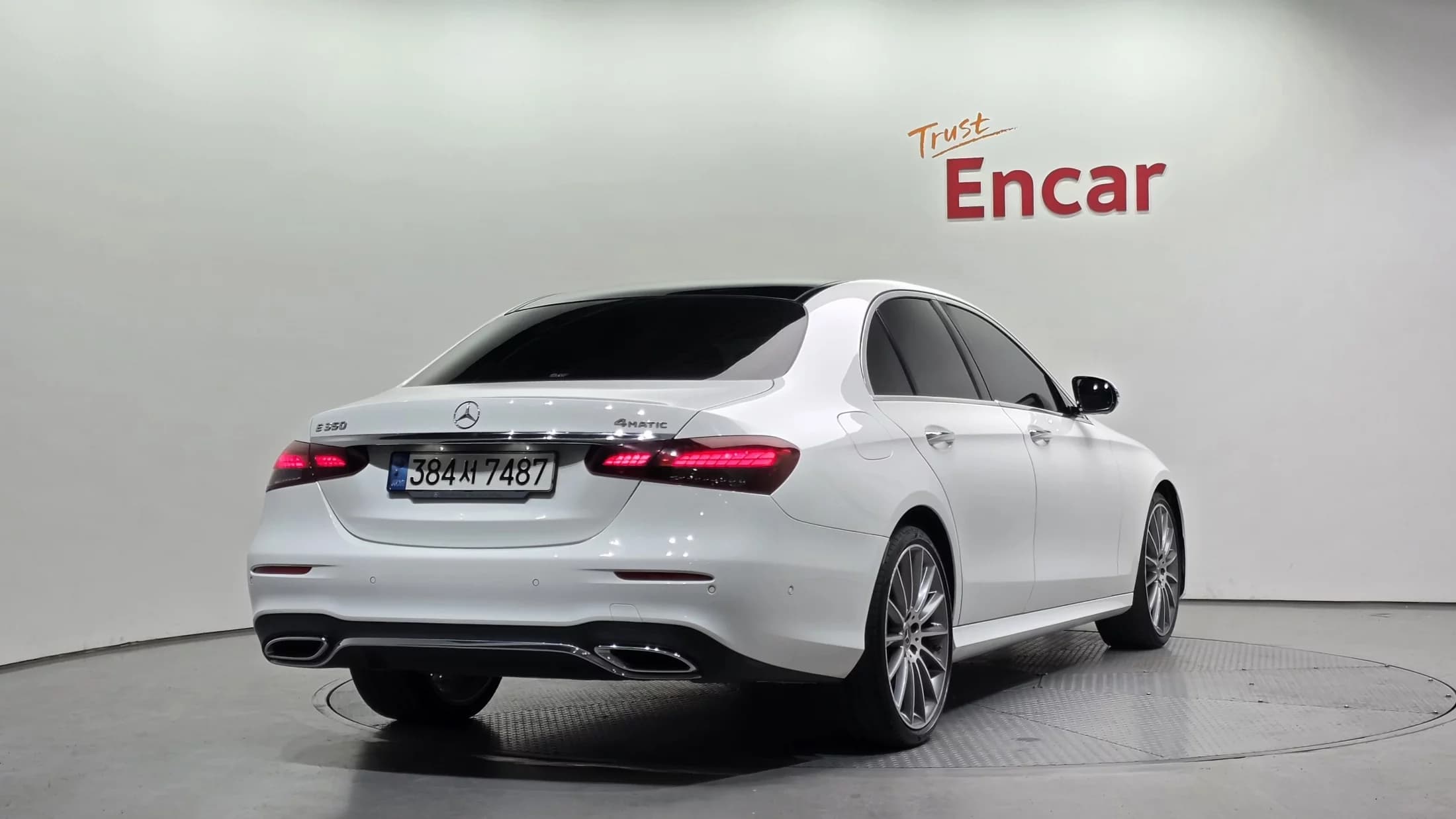 Mercedes-Benz E-Class E350 4MATIC AMG Line, 2022 г. 63658 км. — фото 2