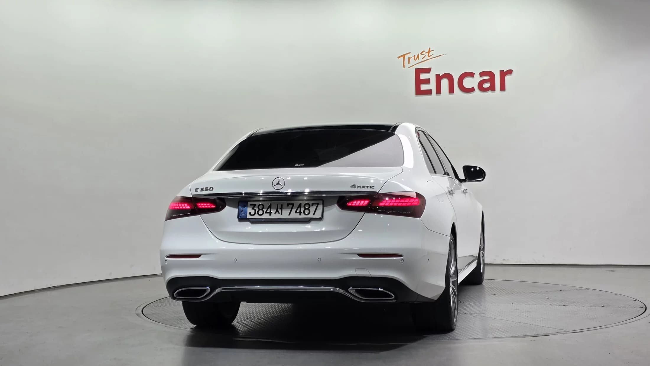 Mercedes-Benz E-Class E350 4MATIC AMG Line, 2022 г. 63658 км. — фото 4