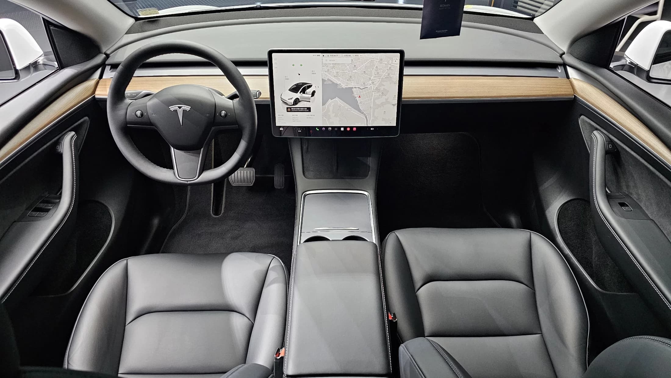 Tesla Model Y RWD, электромобиль, 2023 г. 19902 км. — фото 7