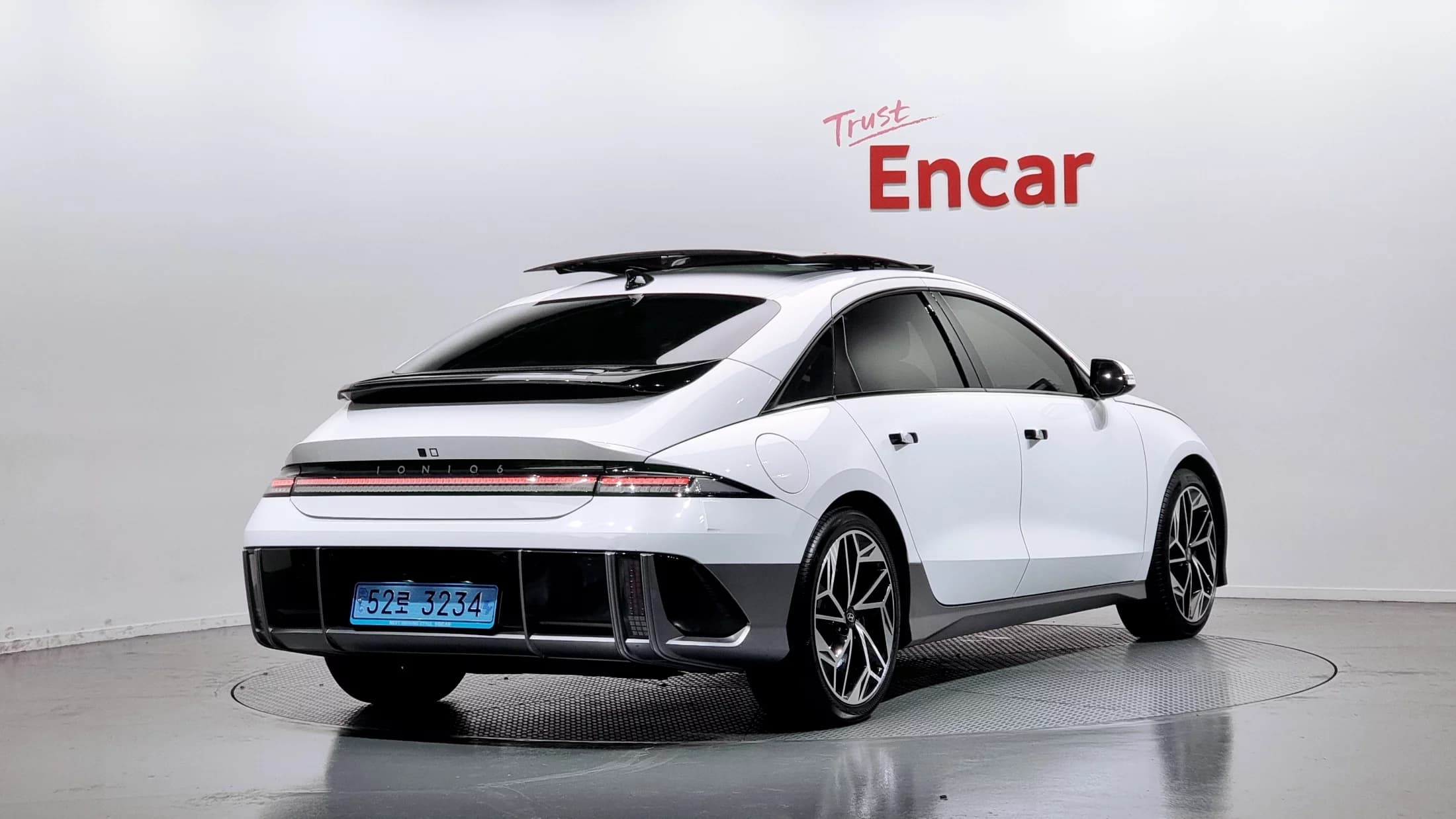Hyundai Ioniq 6 Long Range Exclusive +, электромобиль, 2022 г. 23819 км. — фото 2