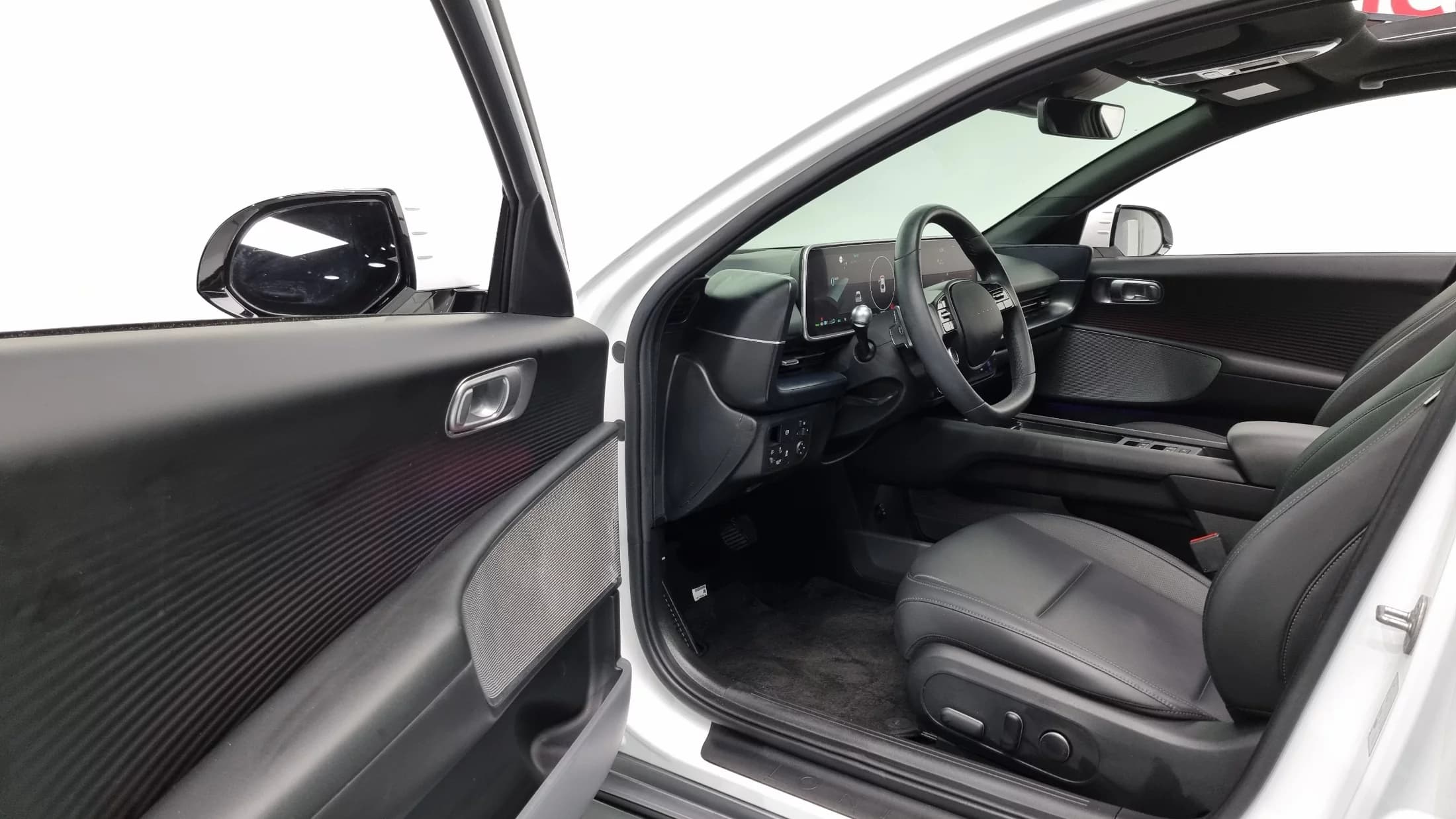 Hyundai Ioniq 6 Long Range Exclusive +, электромобиль, 2022 г. 23819 км. — фото 11
