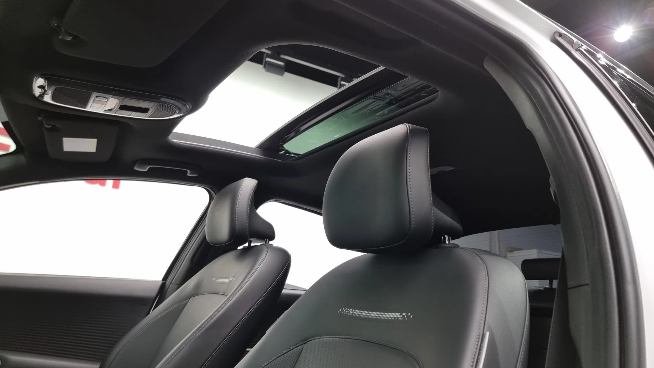 Hyundai Ioniq 6 Long Range Exclusive +, электромобиль, 2022 г. 23819 км. — фото 19