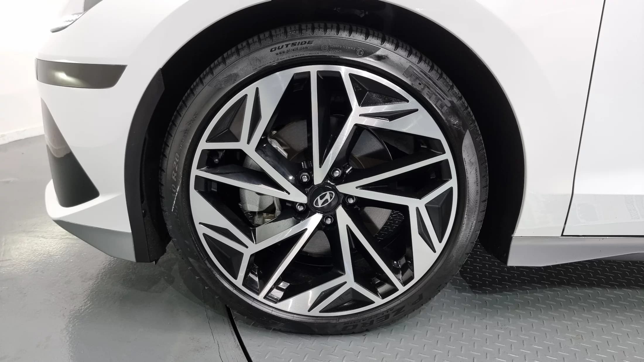 Hyundai Ioniq 6 Long Range Exclusive +, электромобиль, 2022 г. 23819 км. — фото 5