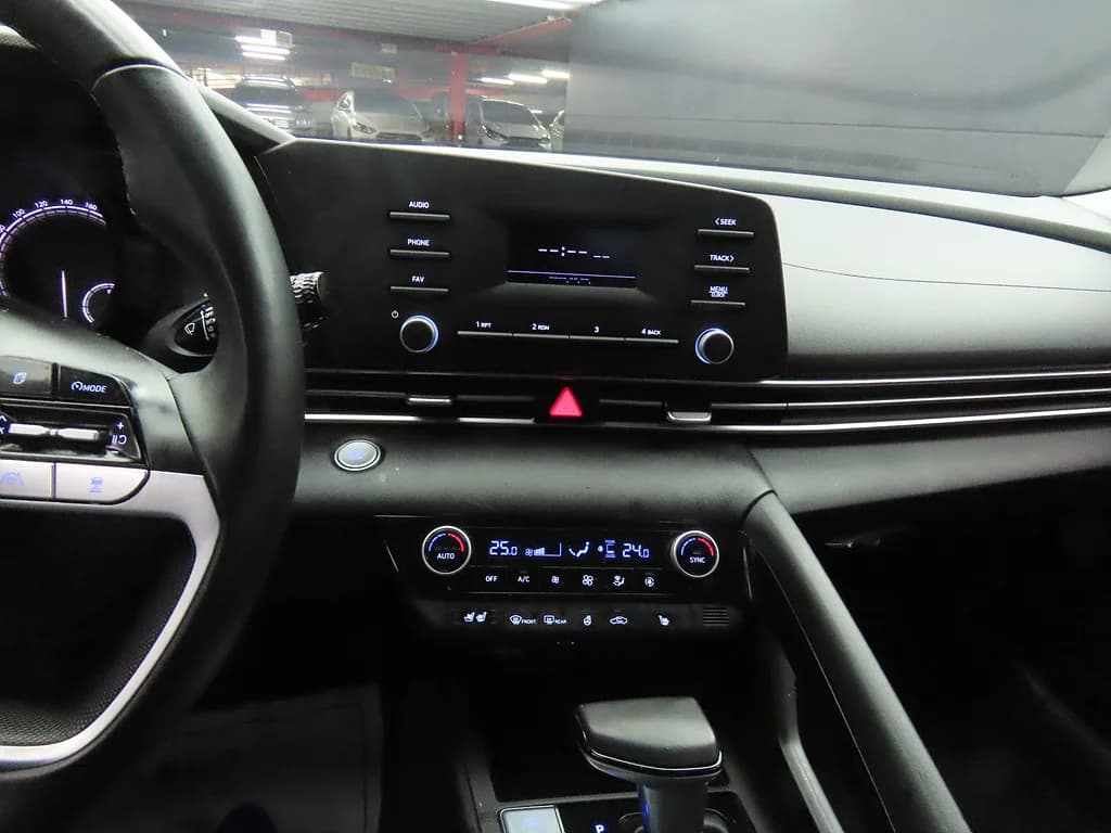 Hyundai AVANTE (Хендай Элантра) Modern, гибрид, 2021 г. 121108 км. — фото 10