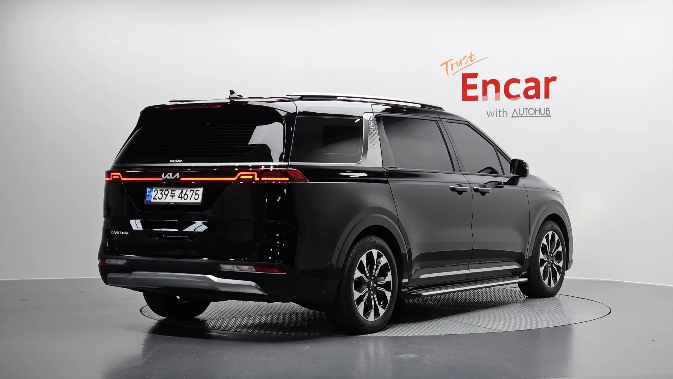 Kia Carnival 7-Seater Noblesse, 2021 г. 65494 км. — фото 2