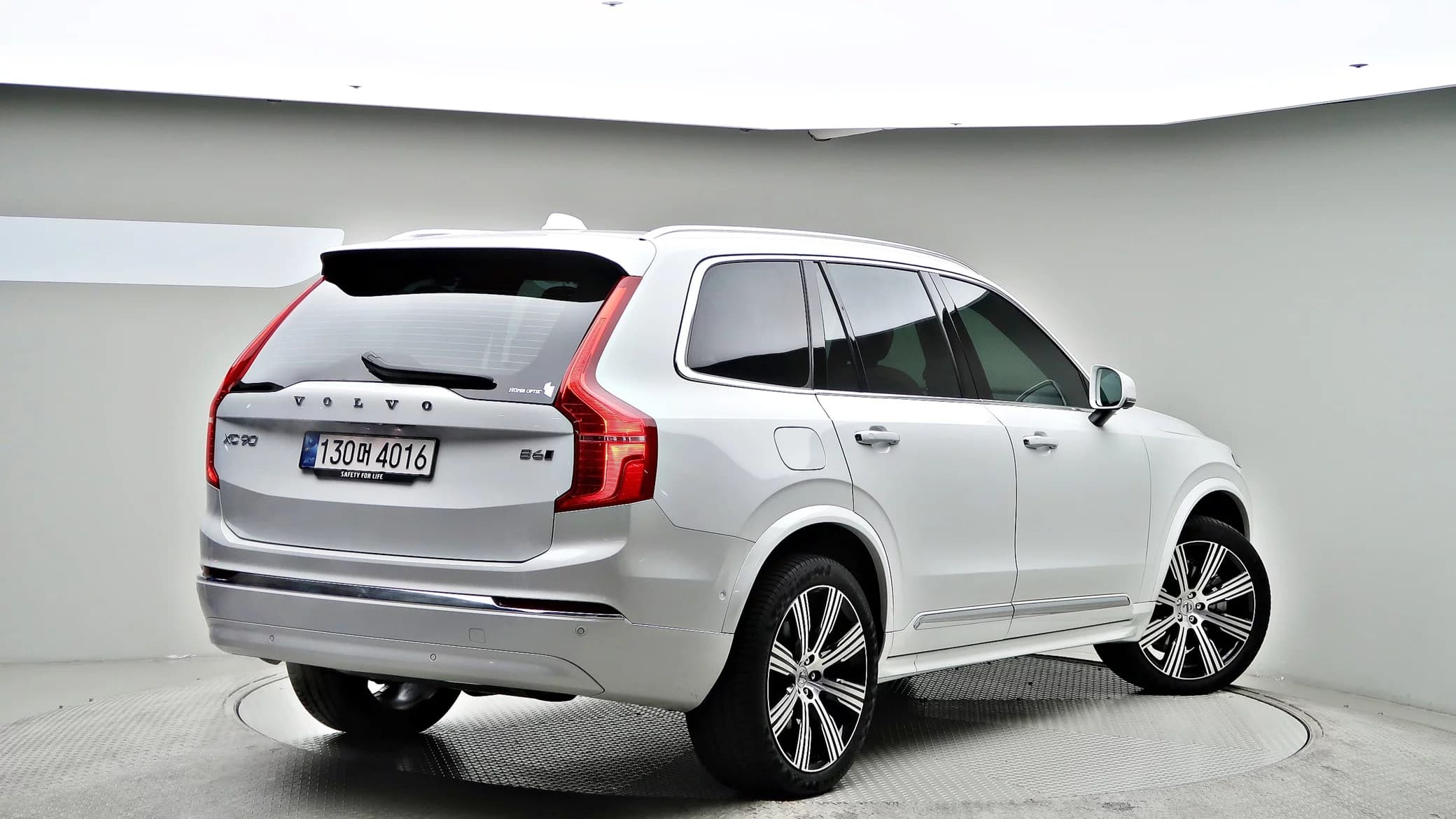 Volvo XC90 B6 Ultimate Bright, 2023 г. 19778 км. — фото 2
