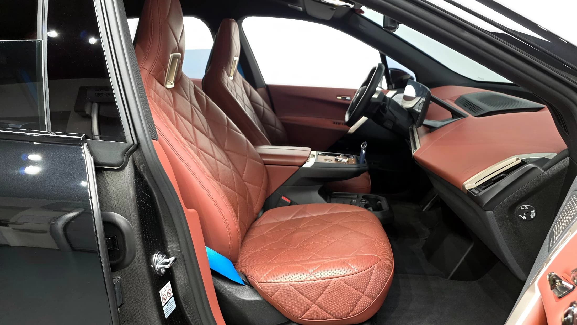 BMW iX xDrive50 Sports Plus, электромобиль, 2023 г. 36309 км. — фото 11