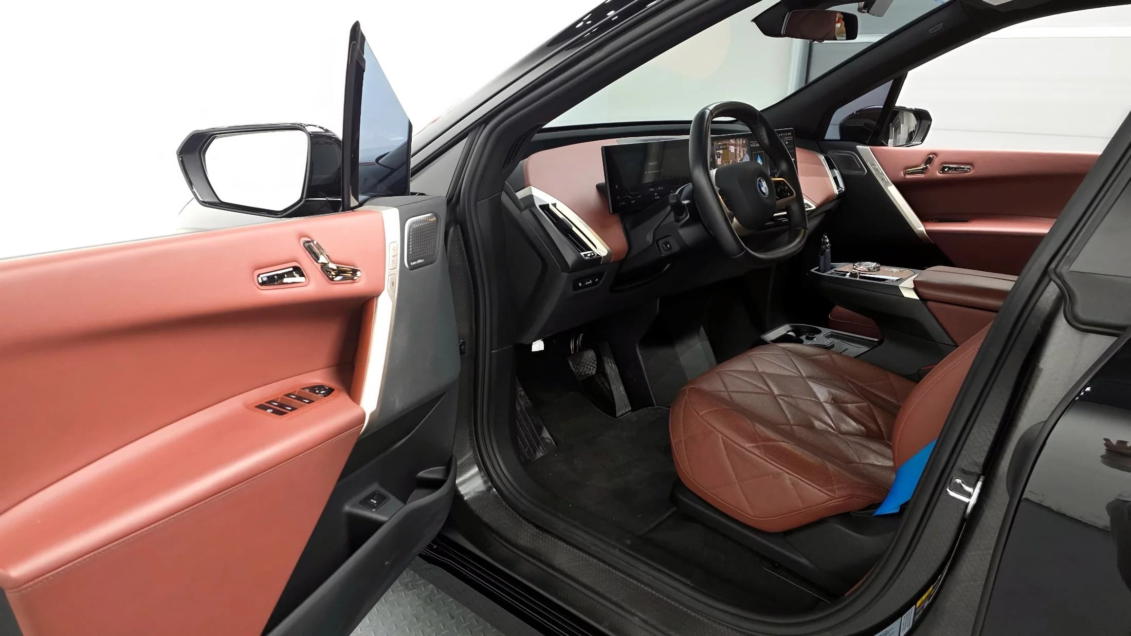 BMW iX xDrive50 Sports Plus, электромобиль, 2023 г. 36309 км. — фото 10