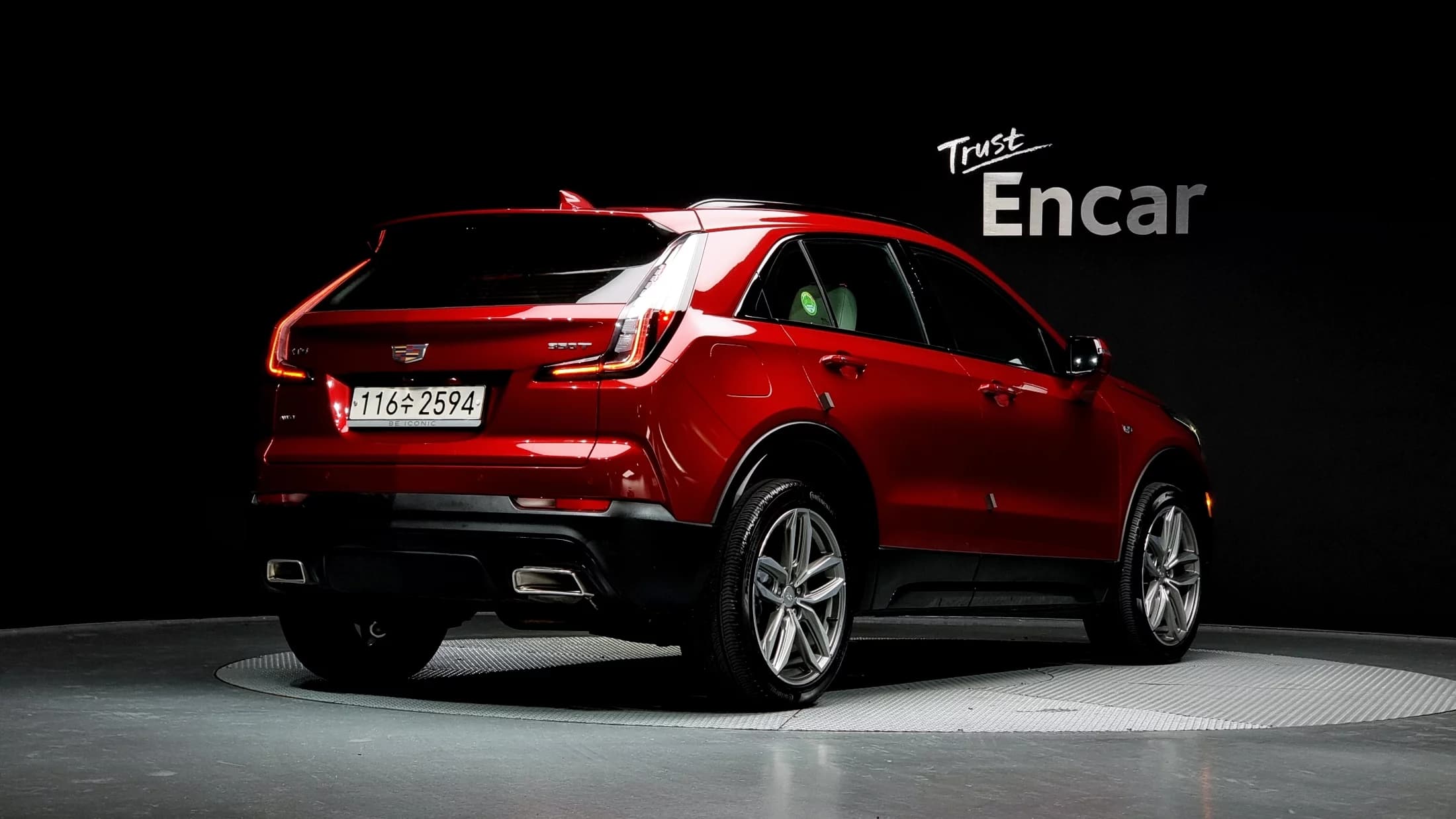 Cadillac XT4 2.0 Sport AWD, 2022 г. 4976 км. — фото 2