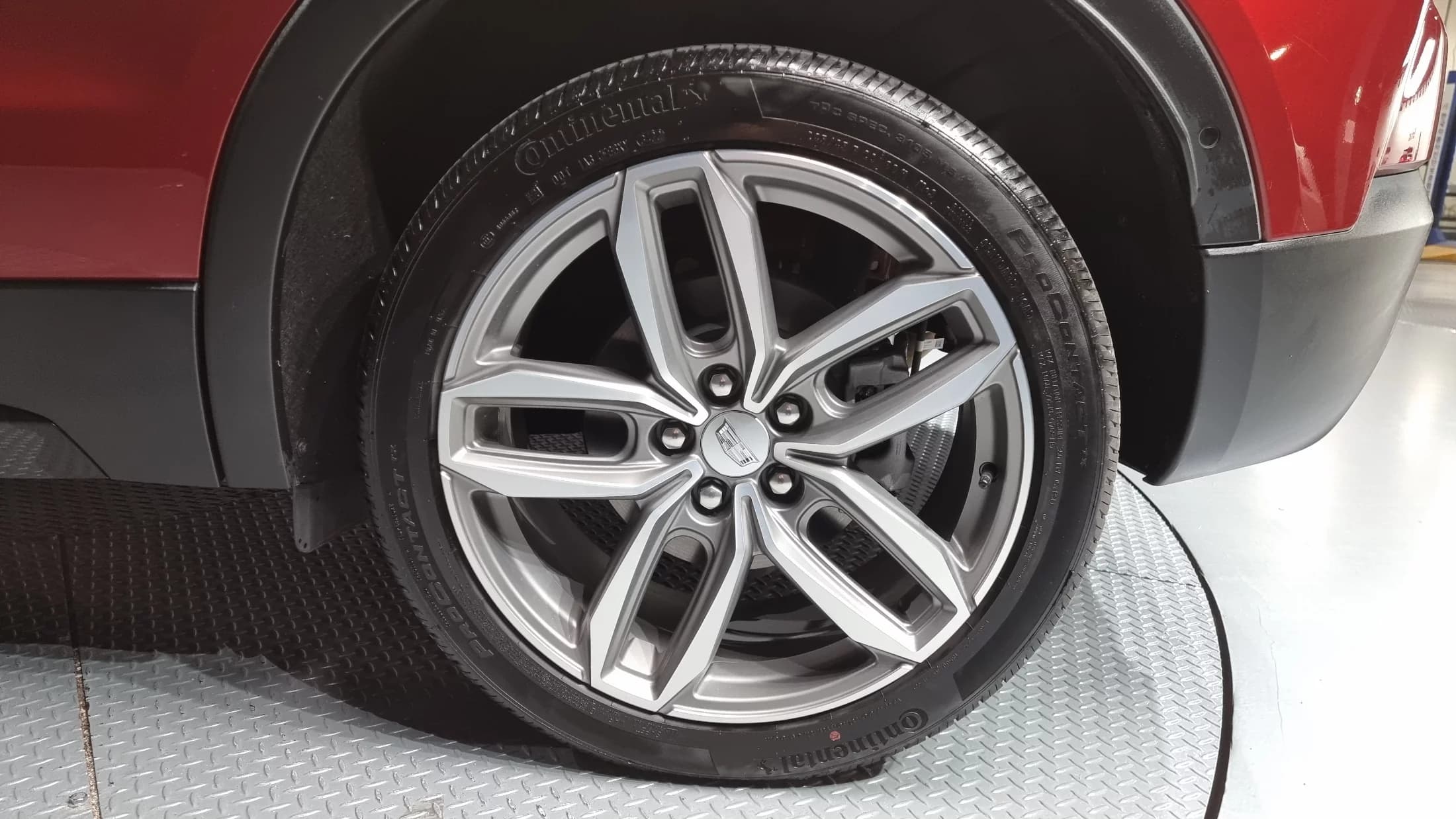 Cadillac XT4 2.0 Sport AWD, 2022 г. 4976 км. — фото 5