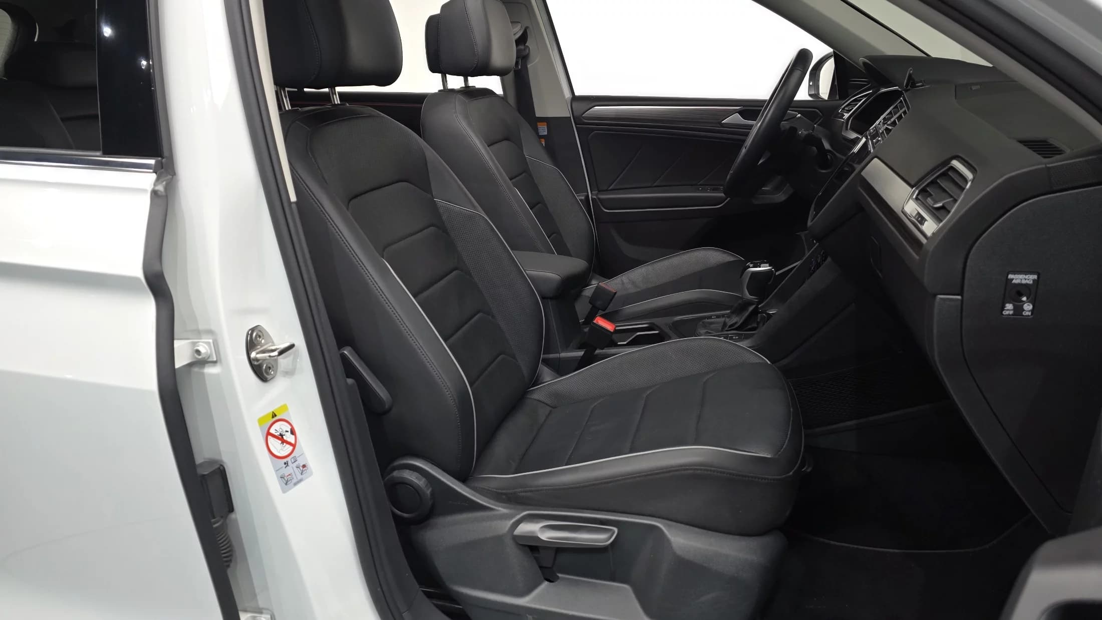 Volkswagen TIGUAN 2.0 TSI Prestige, 2022 г. 54090 км. — фото 9