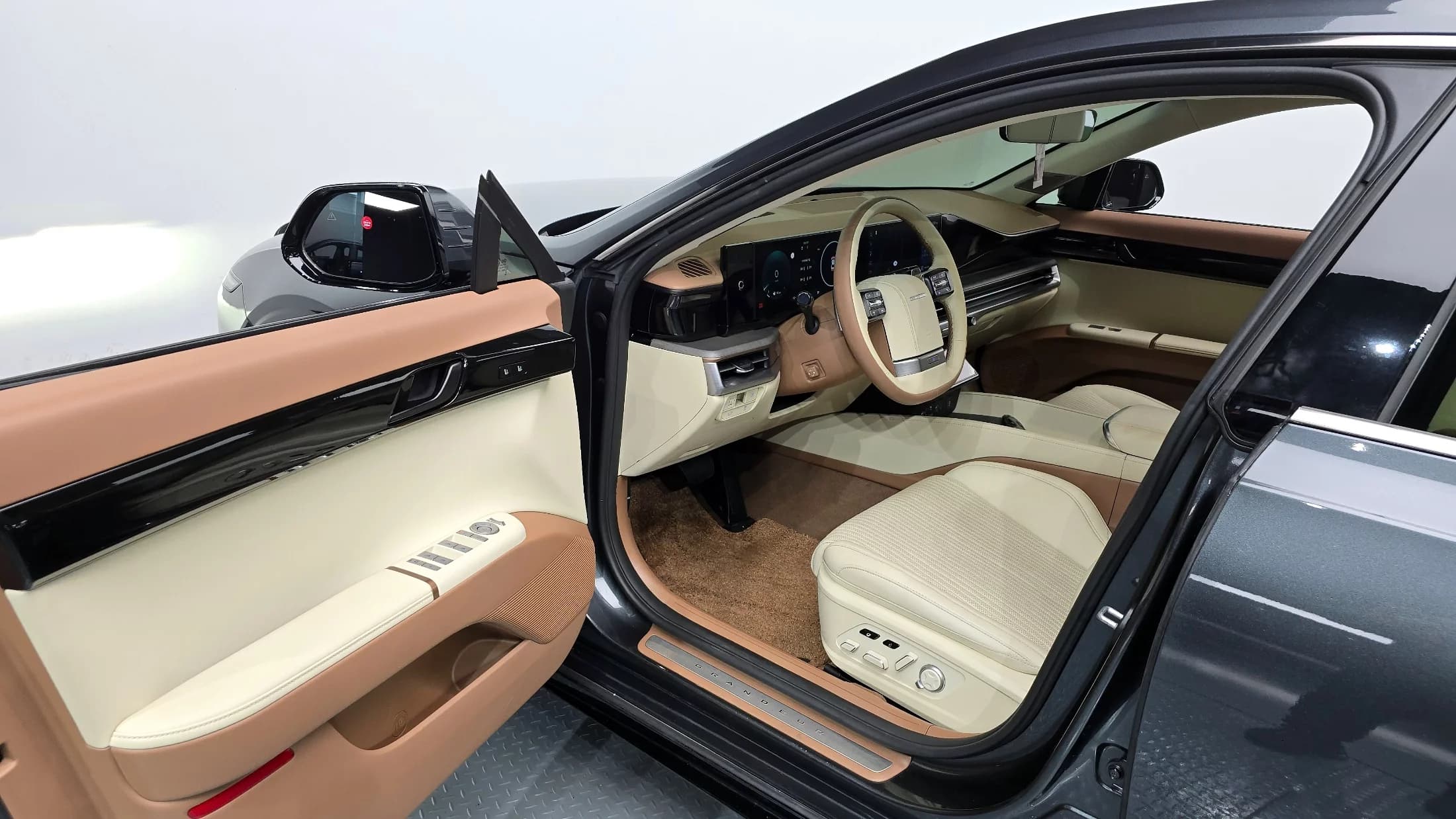 Hyundai Grandeur 2,5 Gasoline 2WD Calligraphy, 2023 г. 23050 км. — фото 10