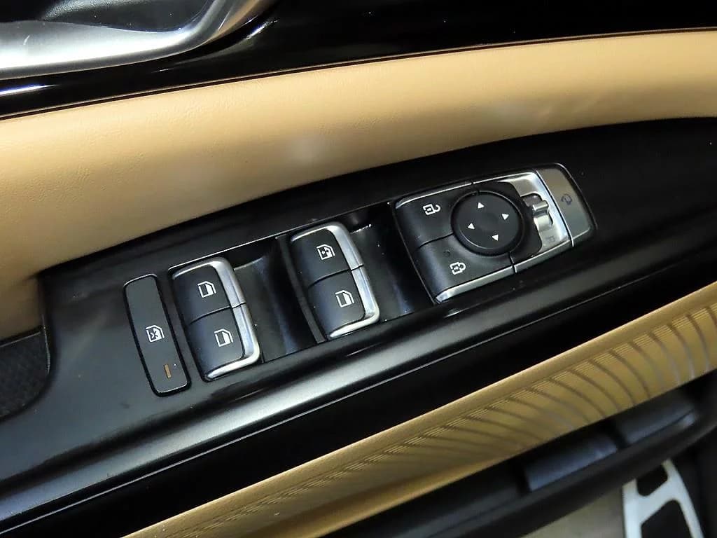 Kia Carnival Gasoline 9-Seater Prestige, 2022 г. 48185 км. — фото 13