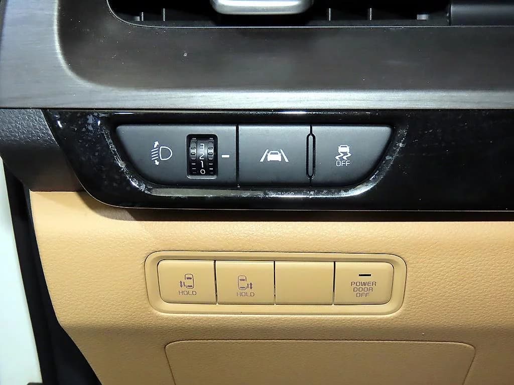 Kia Carnival Gasoline 9-Seater Prestige, 2022 г. 48185 км. — фото 14