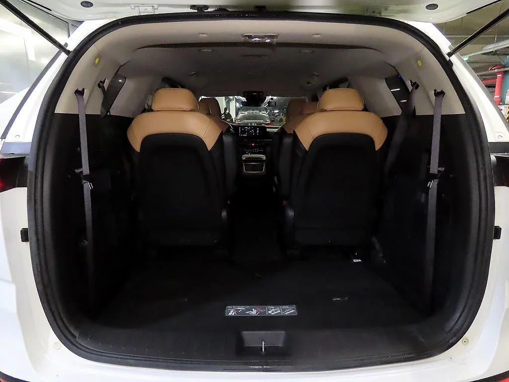 Kia Carnival Gasoline 9-Seater Prestige, 2022 г. 48185 км. — фото 17