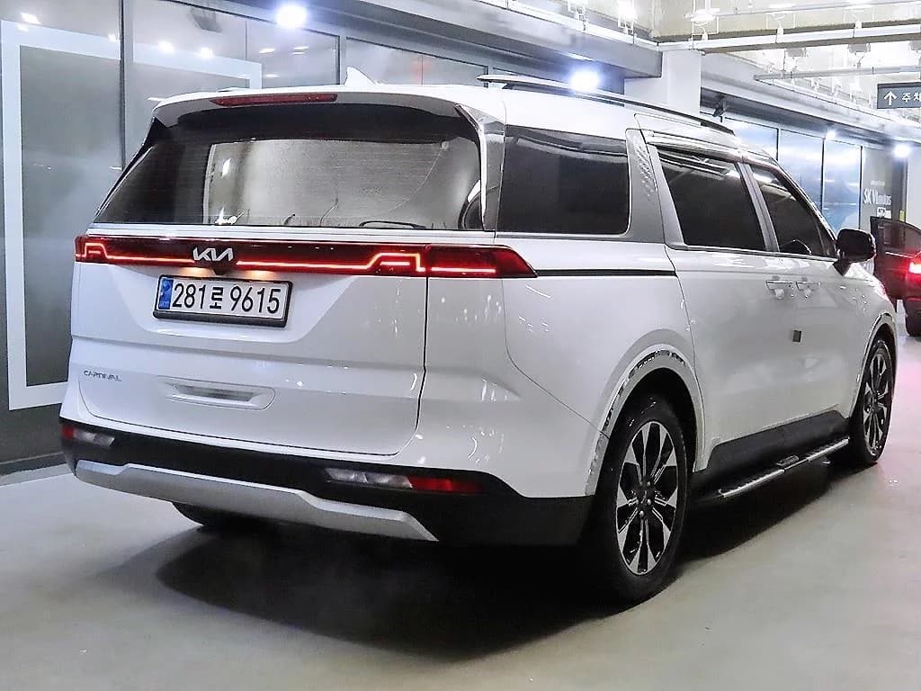 Kia Carnival Gasoline 9-Seater Prestige, 2022 г. 48185 км. — фото 4