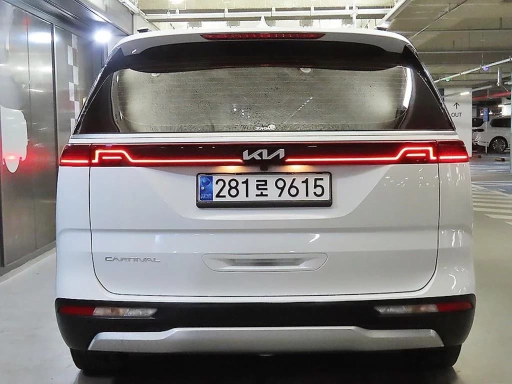 Kia Carnival Gasoline 9-Seater Prestige, 2022 г. 48185 км. — фото 5