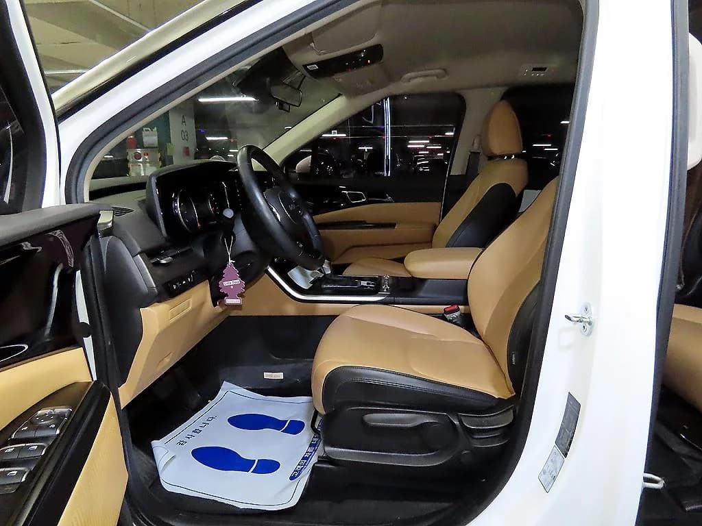 Kia Carnival Gasoline 9-Seater Prestige, 2022 г. 48185 км. — фото 6