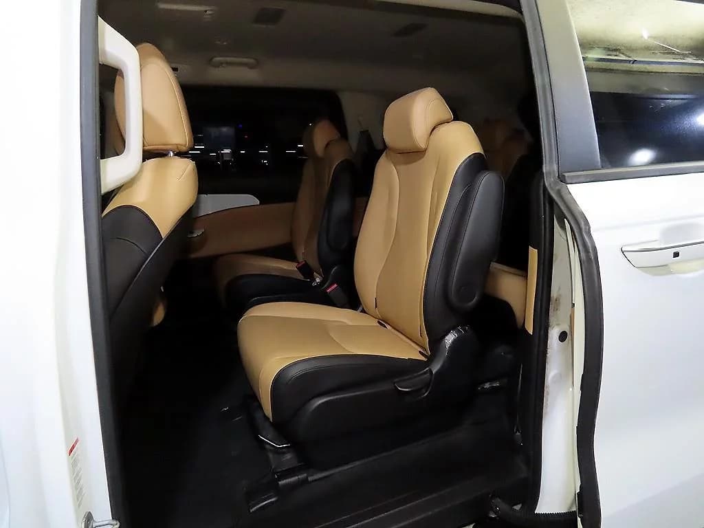 Kia Carnival Gasoline 9-Seater Prestige, 2022 г. 48185 км. — фото 7