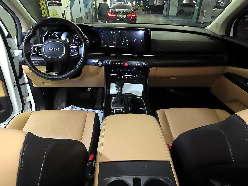 Kia Carnival Gasoline 9-Seater Prestige, 2022 г. 48185 км. — фото 10