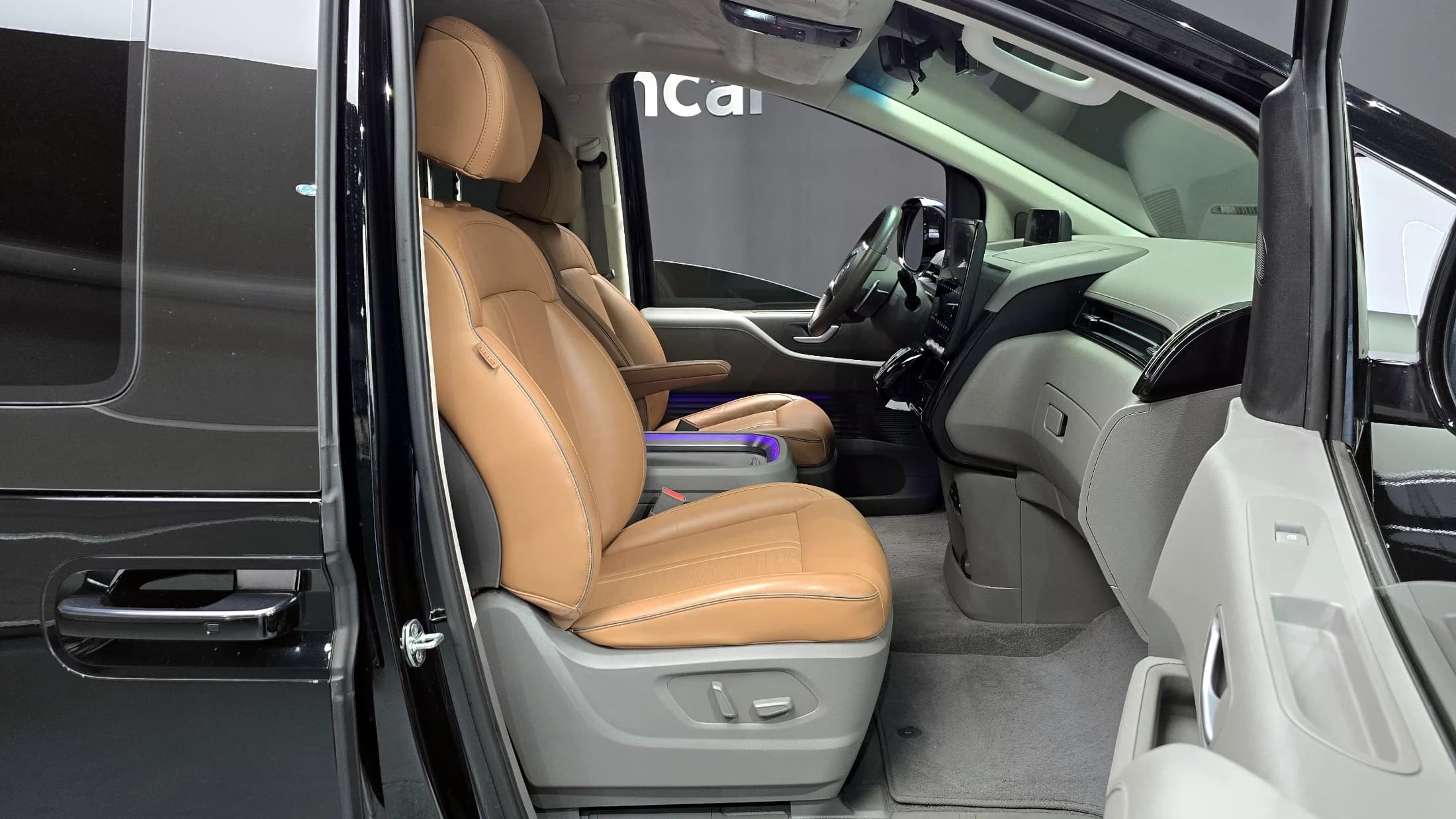 Hyundai Staria Lounge 9-Seater Inspiration, 2021 г. 55932 км. — фото 11