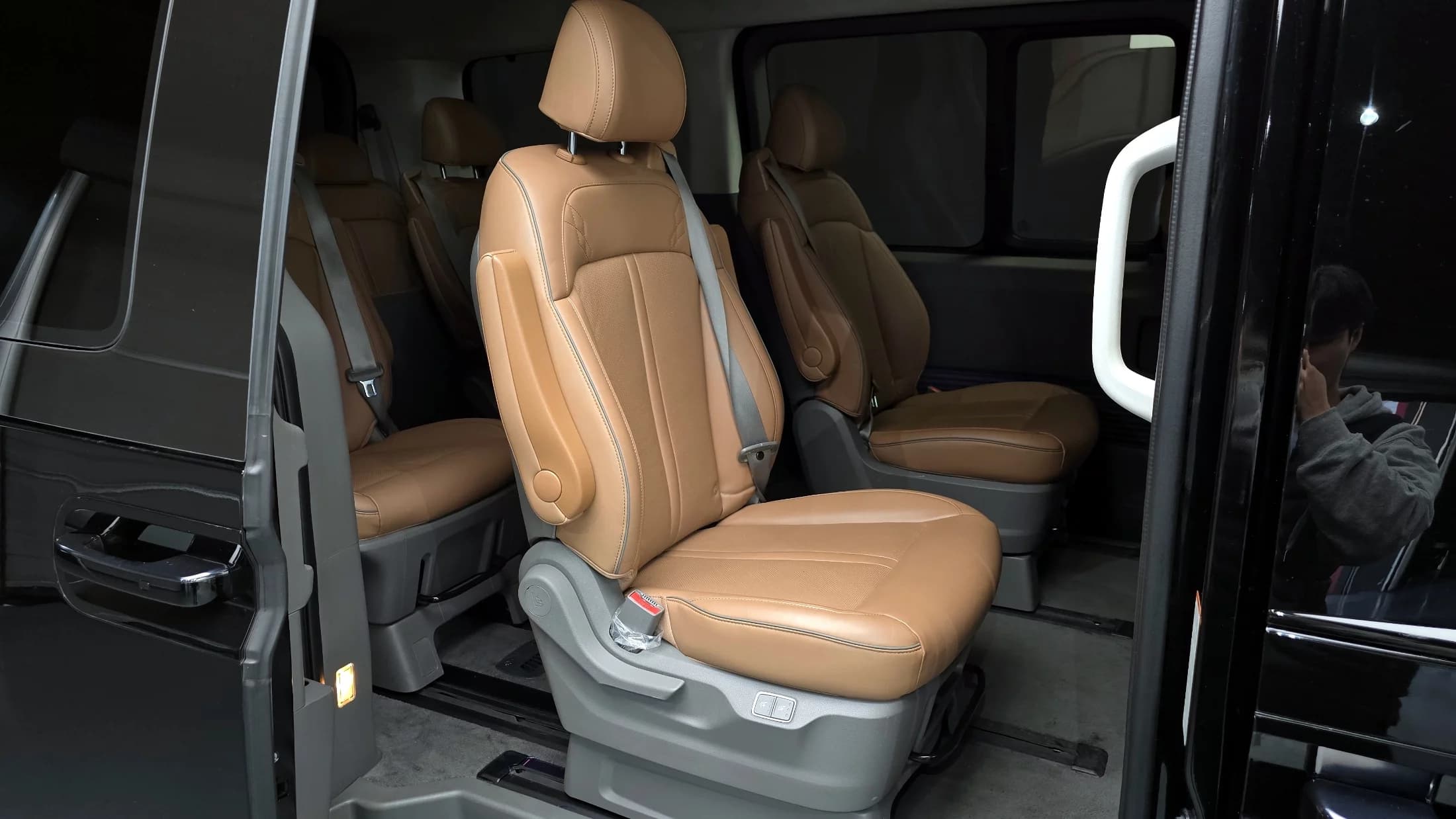 Hyundai Staria Lounge 9-Seater Inspiration, 2021 г. 55932 км. — фото 12