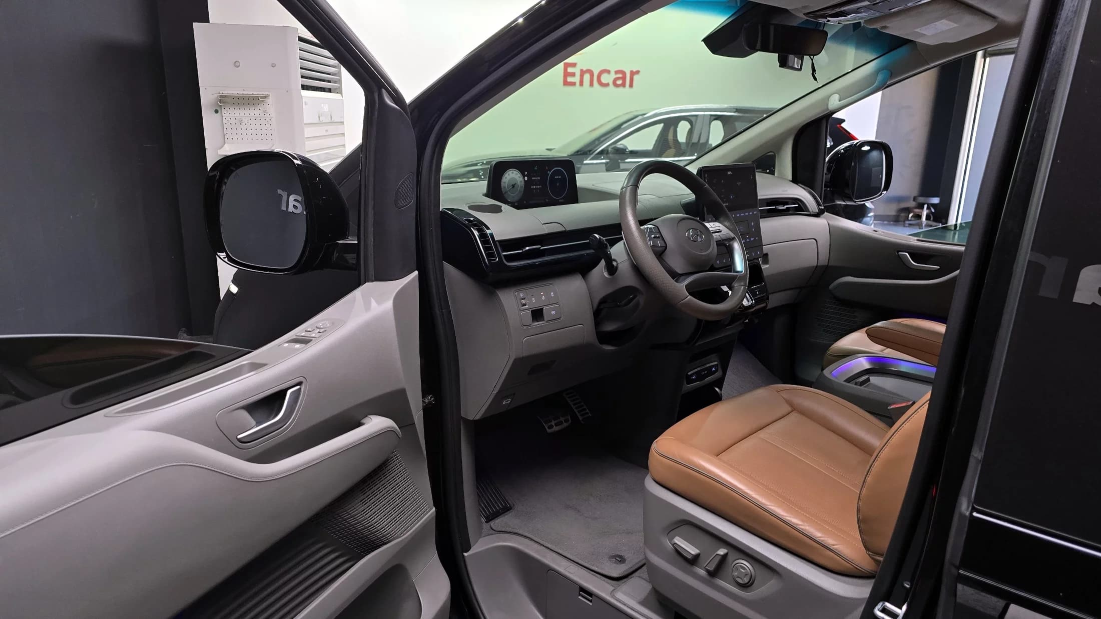 Hyundai Staria Lounge 9-Seater Inspiration, 2021 г. 55932 км. — фото 10