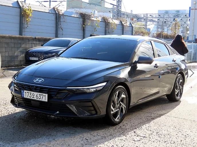 Hyundai AVANTE (Хендай Элантра) 1.6 Inspiration, 2023 г. 9359 км. — фото 2