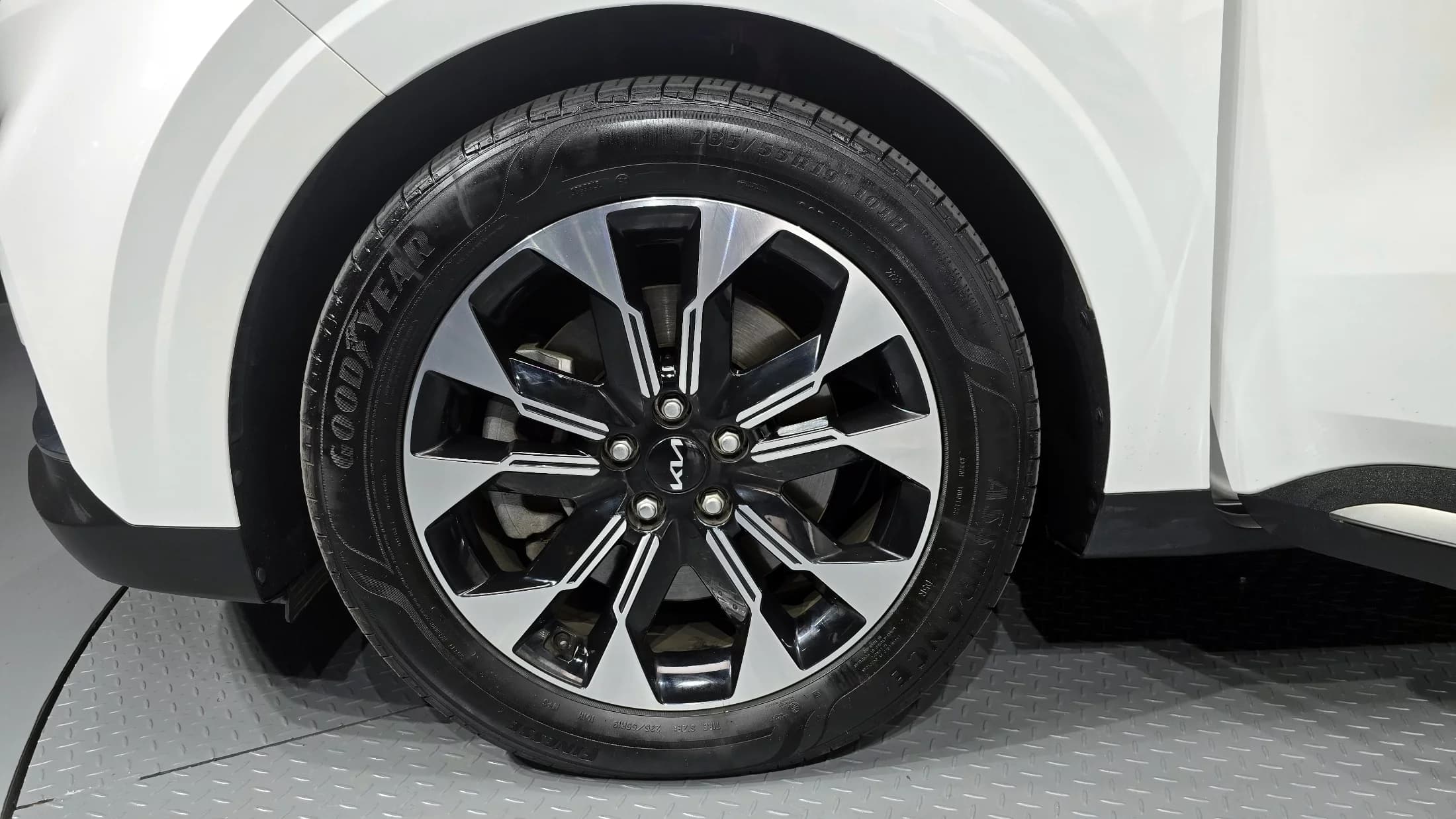 Kia Carnival Gasoline 7-Seater Outdoor Noblesse, 2023 г. 23271 км. — фото 5