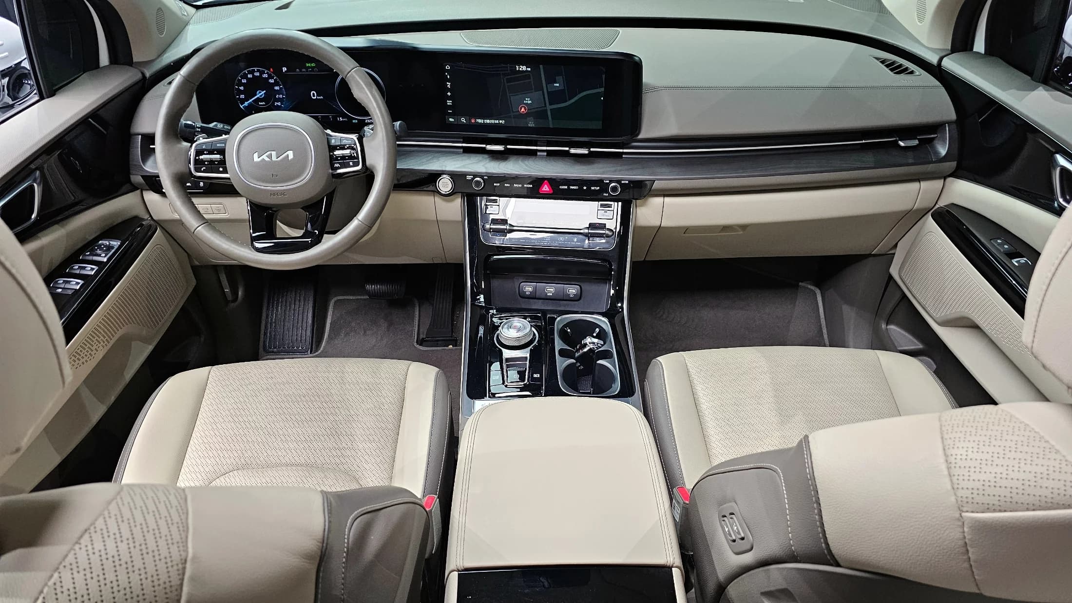 Kia Carnival Gasoline 7-Seater Outdoor Noblesse, 2023 г. 23271 км. — фото 7