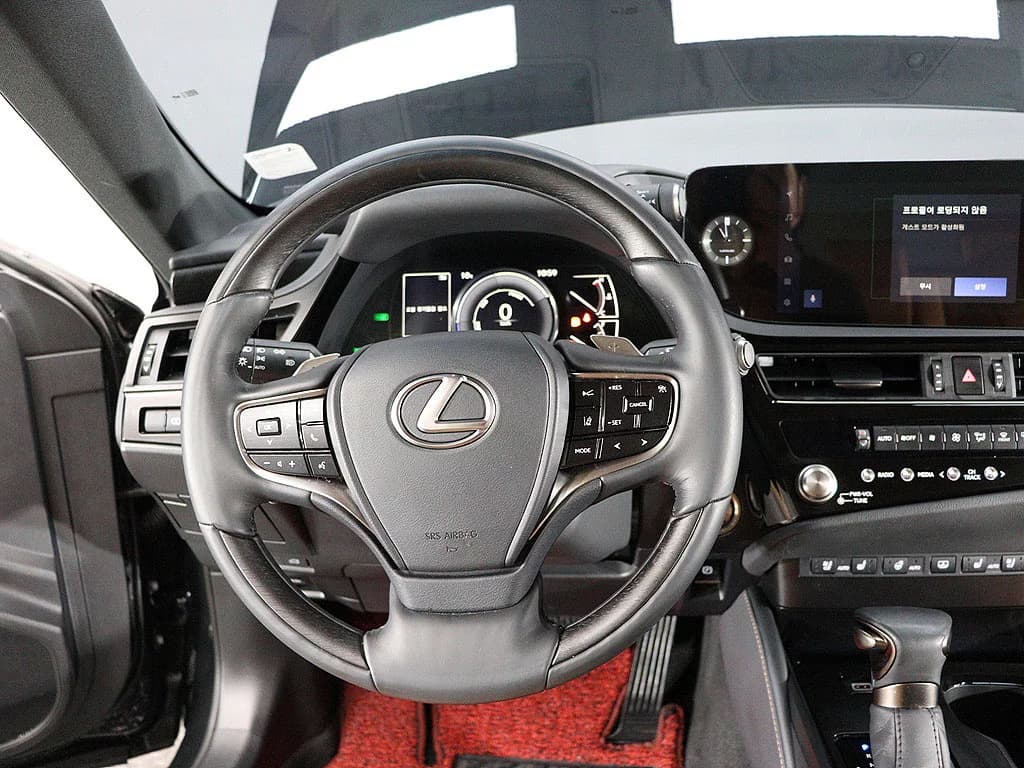 Lexus ES300h Luxury Plus, гибрид, 2023 г. 72428 км. — фото 14