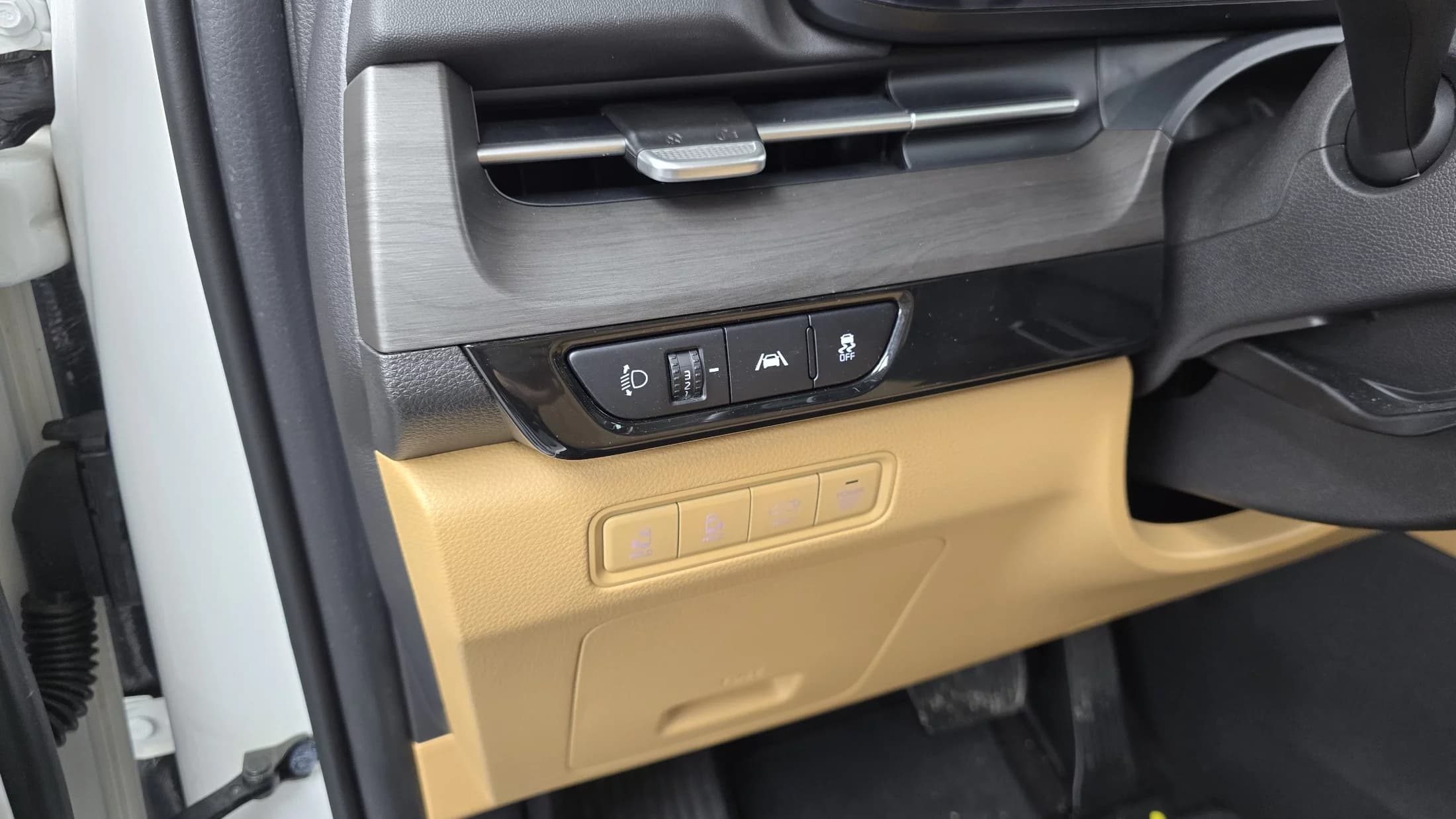 Kia Carnival Gasoline 7-Seater Signature, 2022 г. 32433 км. — фото 17
