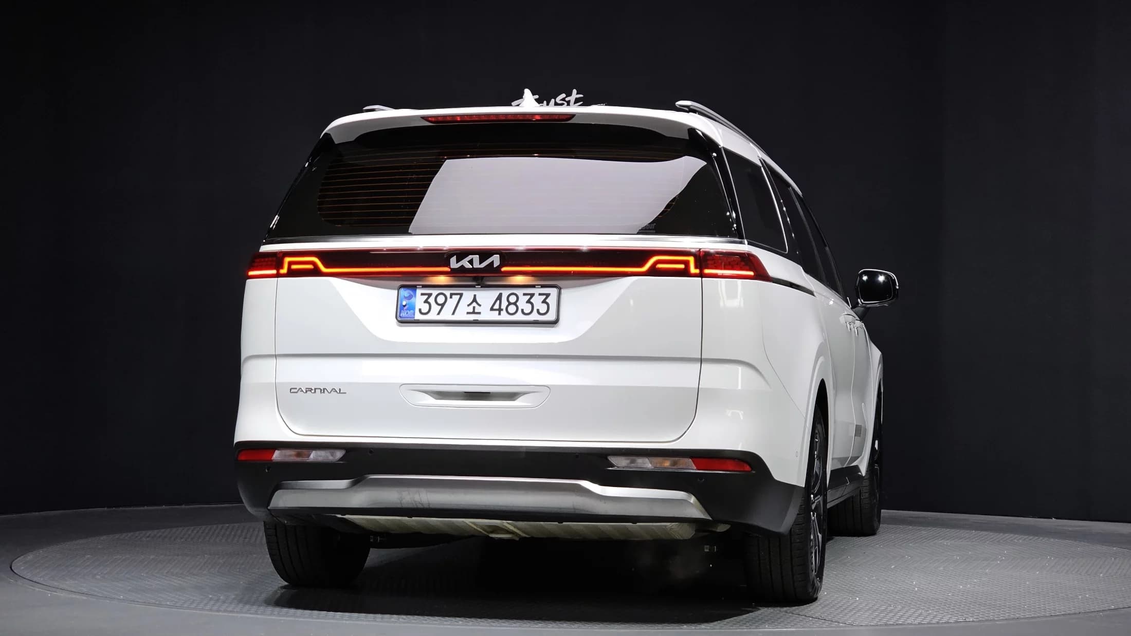 Kia Carnival Gasoline 7-Seater Signature, 2022 г. 32433 км. — фото 4