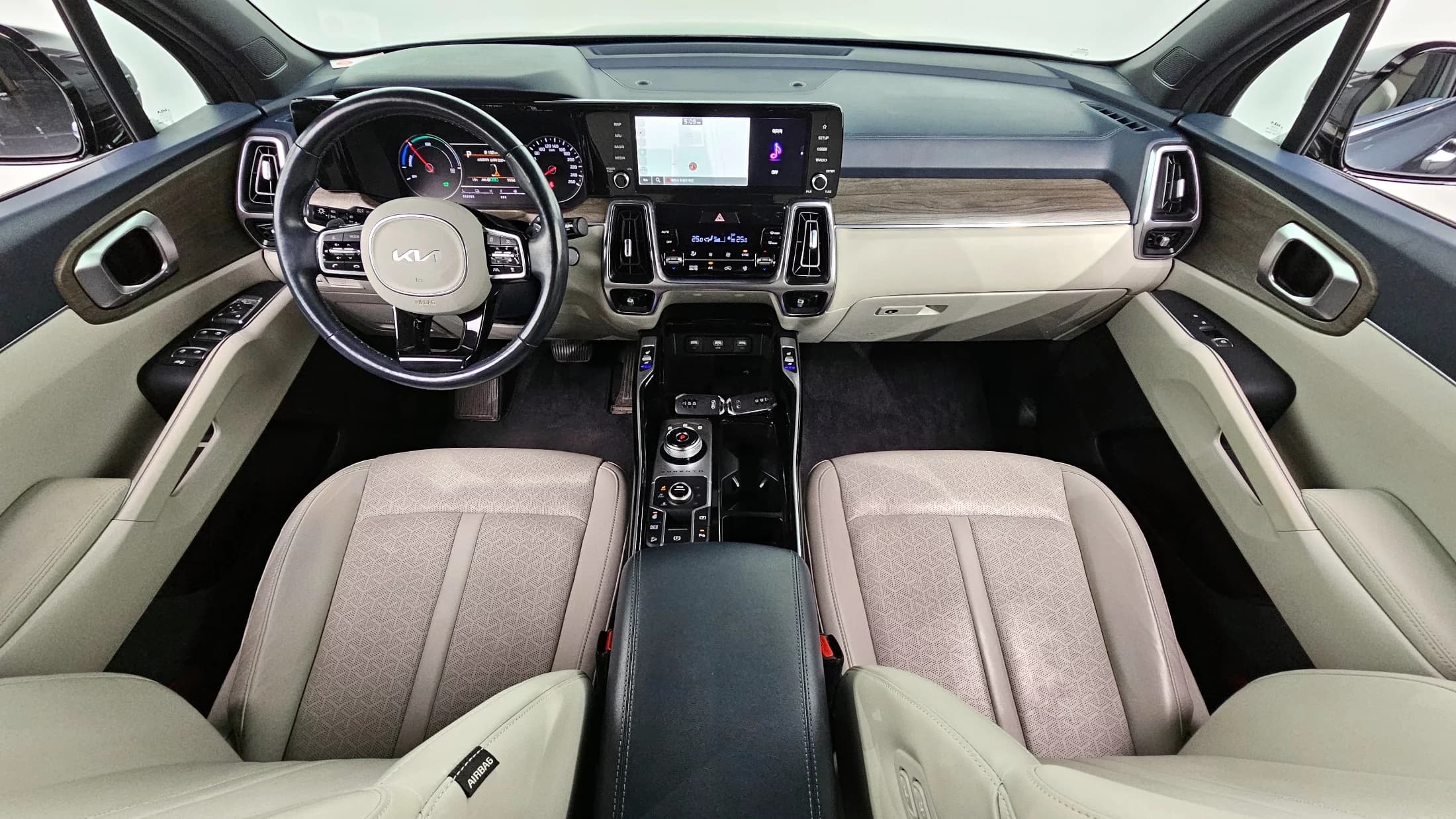 Kia Sorento HEV 1.6 4WD Prestige, гибрид, 2022 г. 55560 км. — фото 7