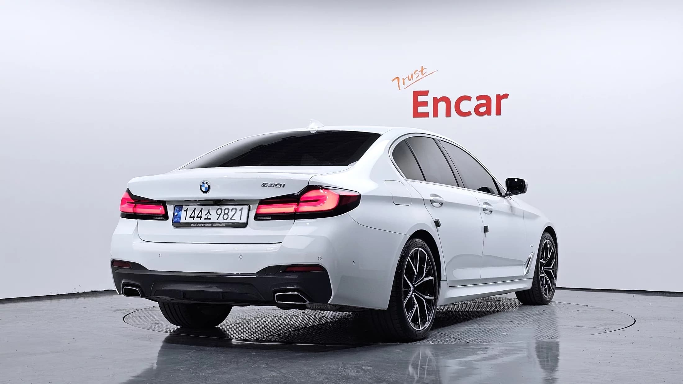 BMW 5-Series 530i M Sport Package, 2022 г. 33770 км. — фото 2