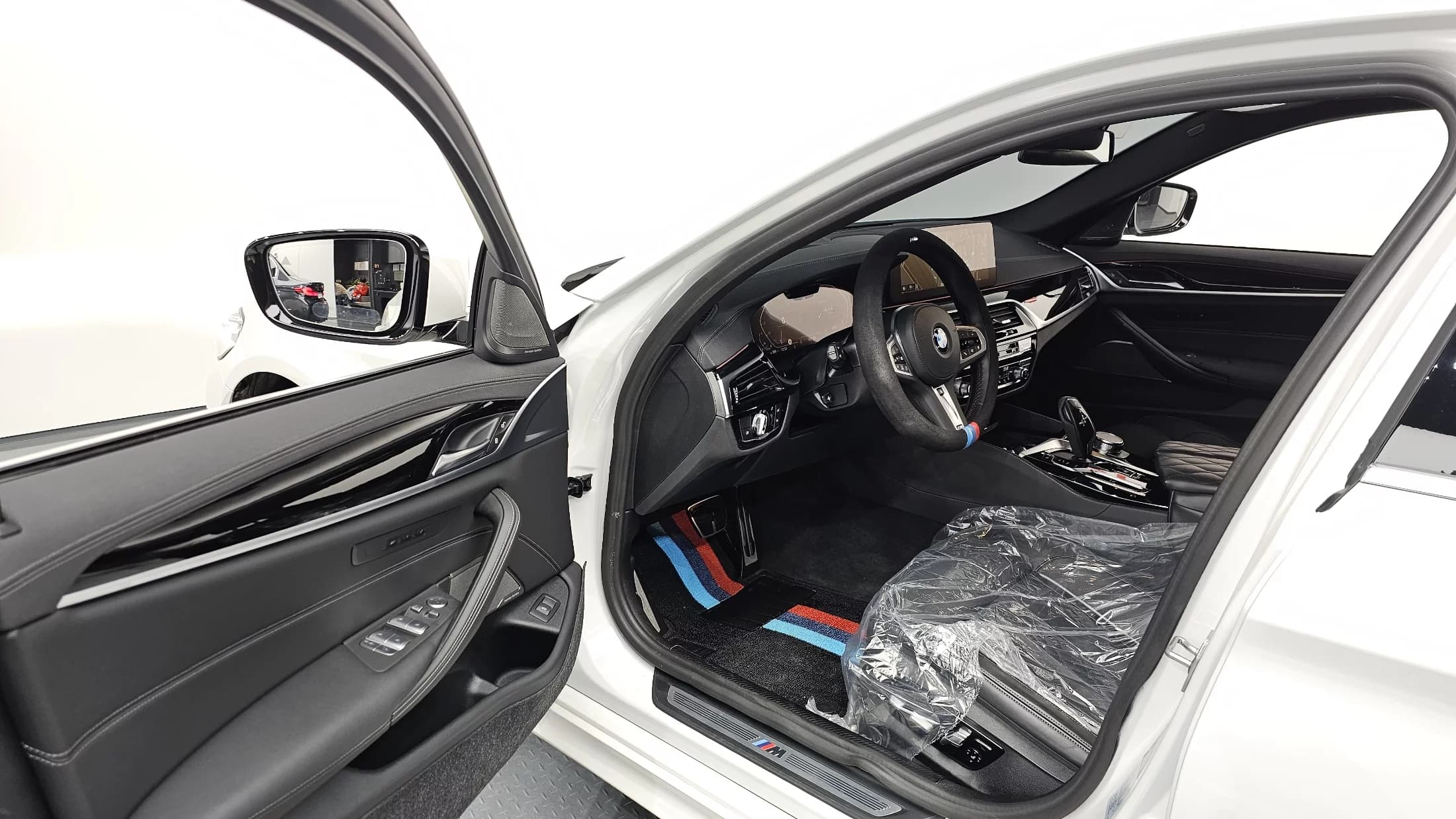 BMW 5-Series 530i M Sport Package, 2022 г. 33770 км. — фото 10