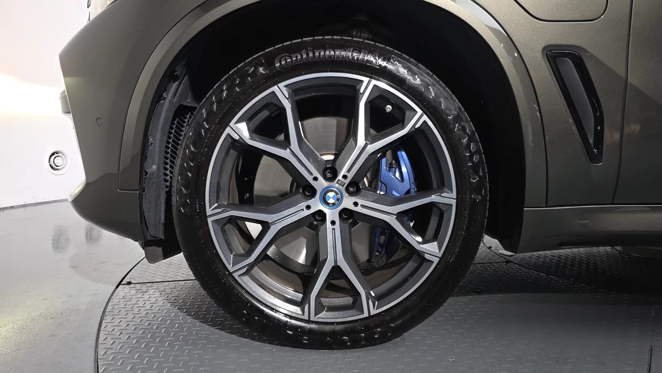 BMW X5 xDrive 45e M Sport, гибрид, 2022 г. 29118 км. — фото 4
