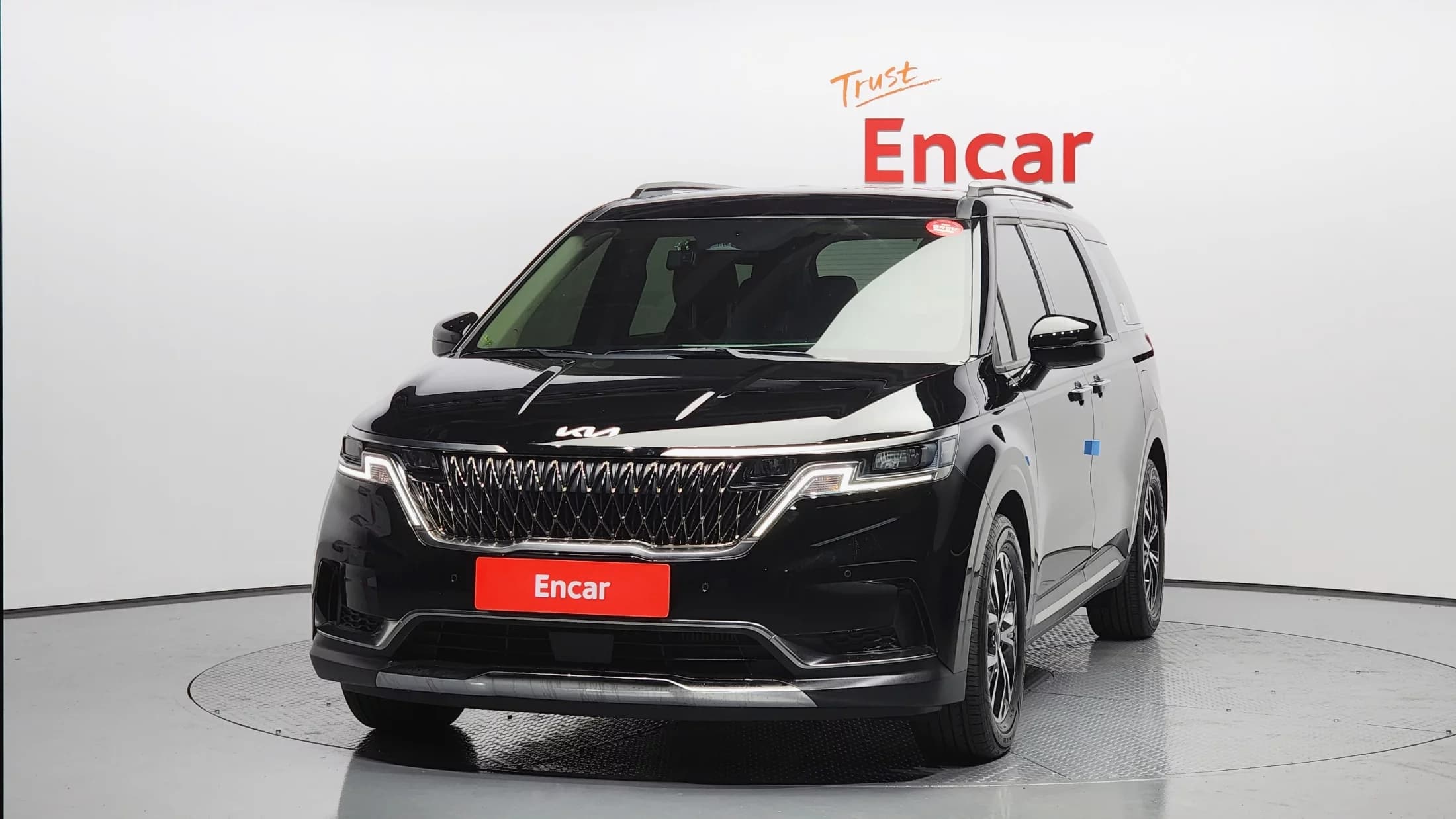 Kia Carnival 9-Seater Noblesse, 2023 г. 53496 км. — фото 3