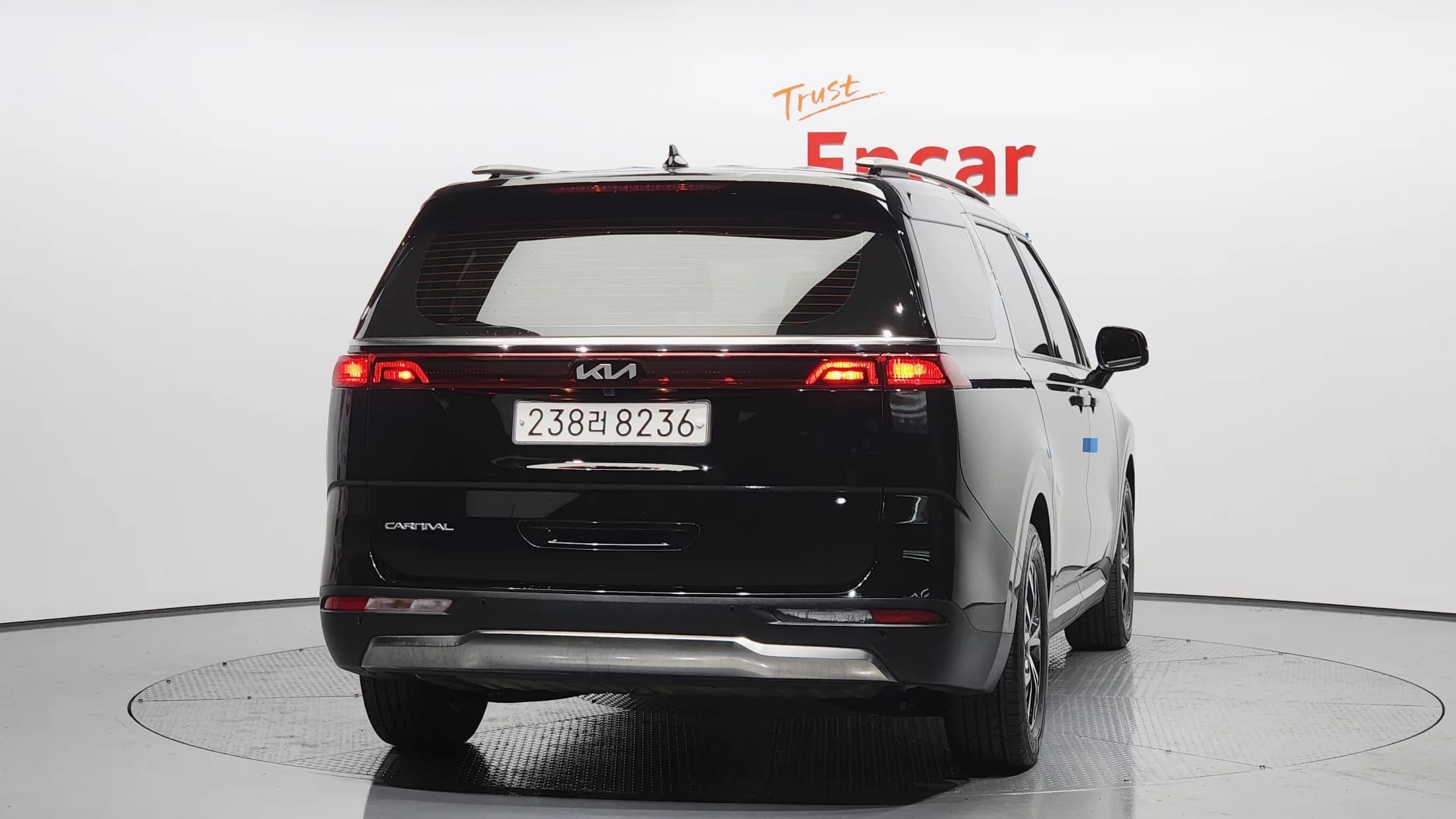 Kia Carnival 9-Seater Noblesse, 2023 г. 53496 км. — фото 4