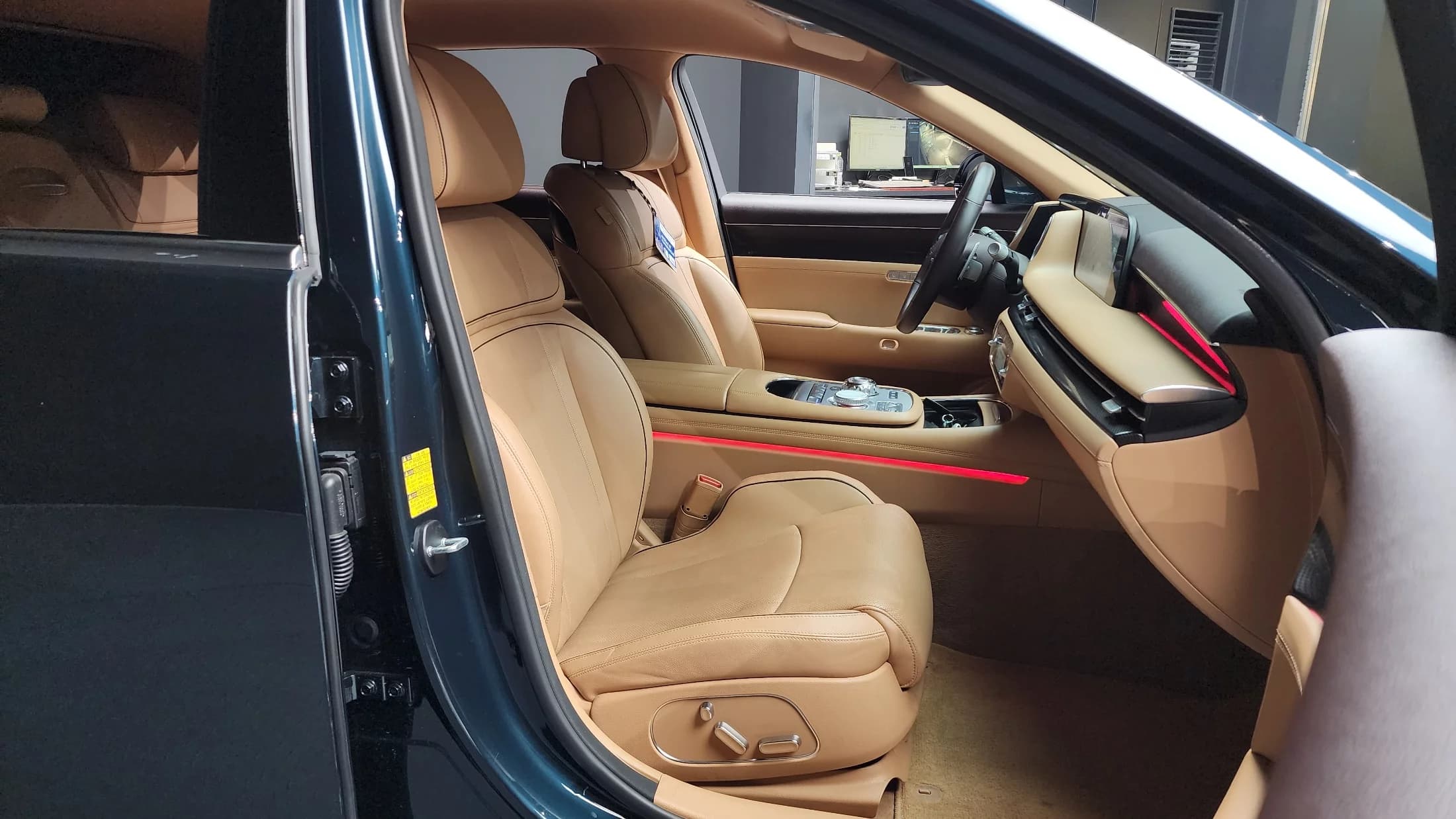 Genesis G90 Gasoline 3.5 Turbo AWD, 2022 г. 53121 км. — фото 11