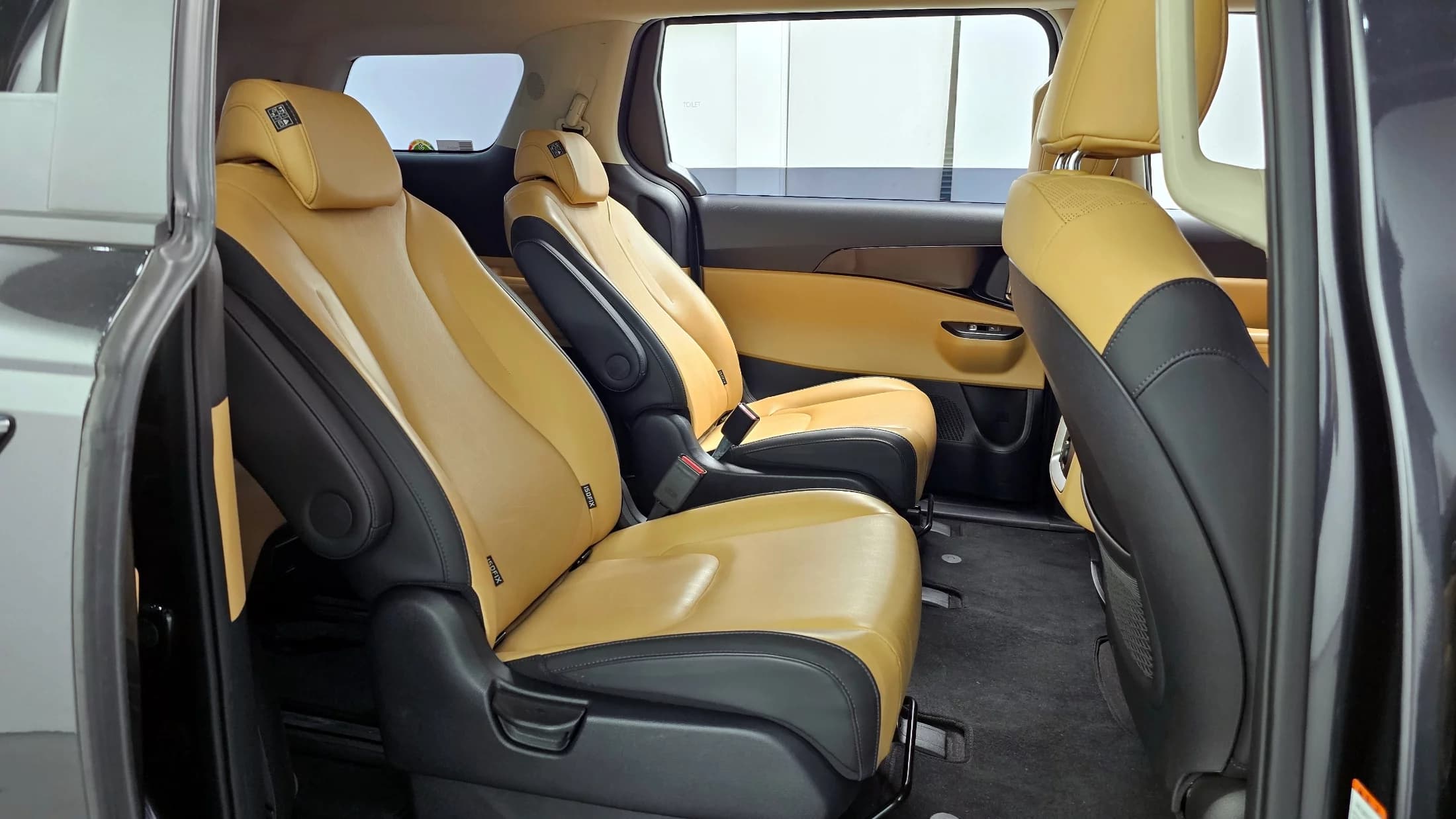 Kia Carnival 9-Seater Prestige, 2023 г. 75539 км. — фото 13