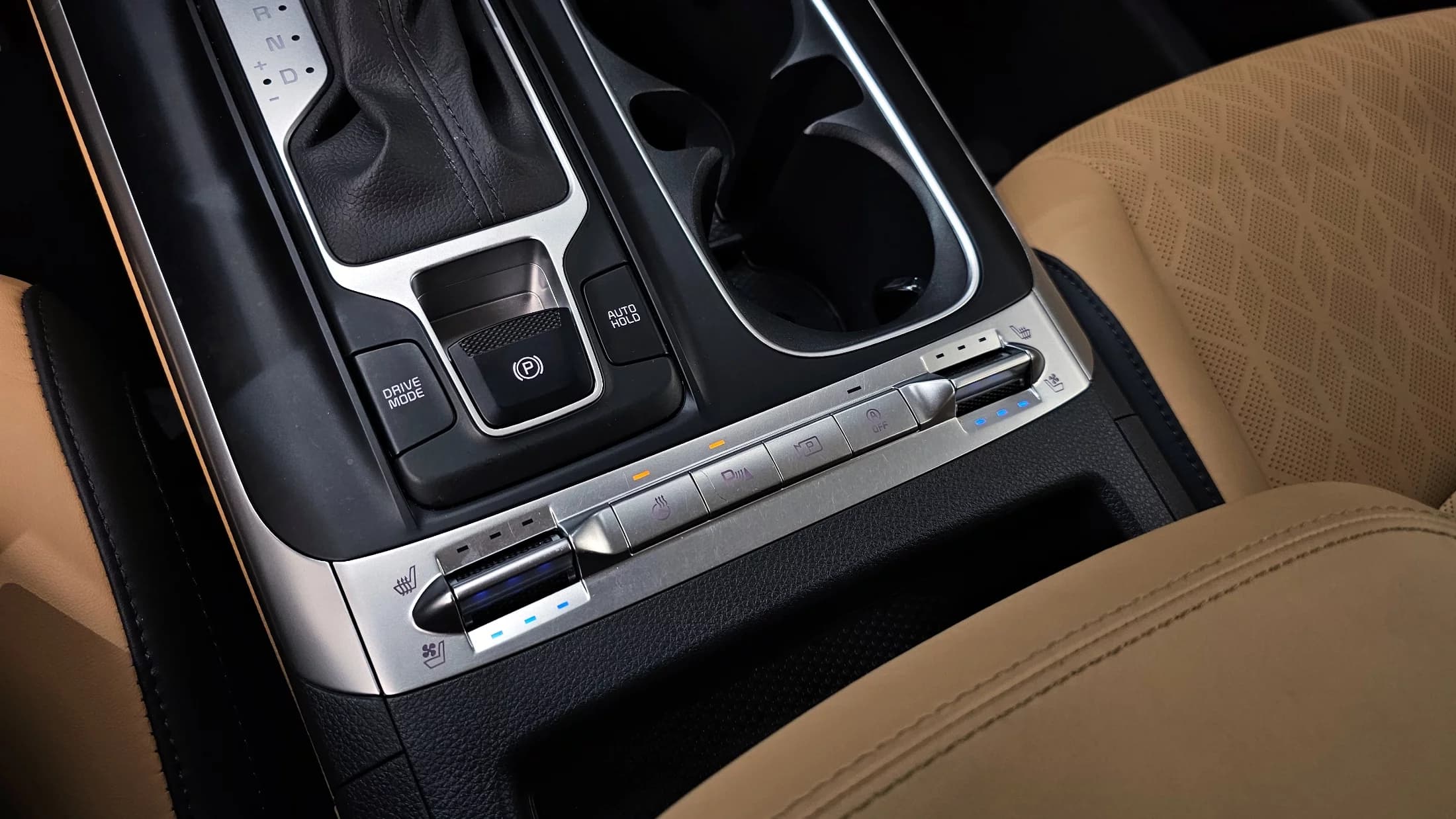 Kia Carnival 9-Seater Prestige, 2023 г. 75539 км. — фото 17