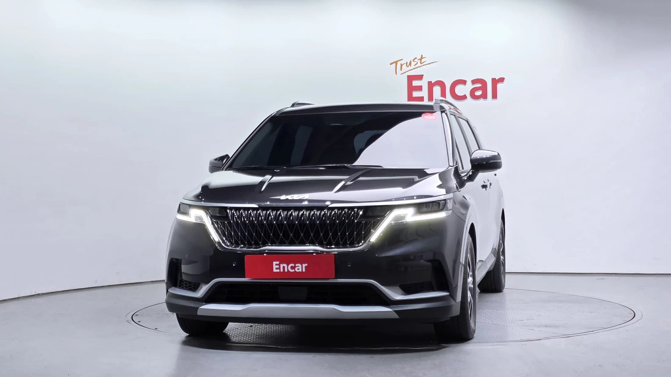 Kia Carnival 9-Seater Prestige, 2023 г. 75539 км. — фото 3
