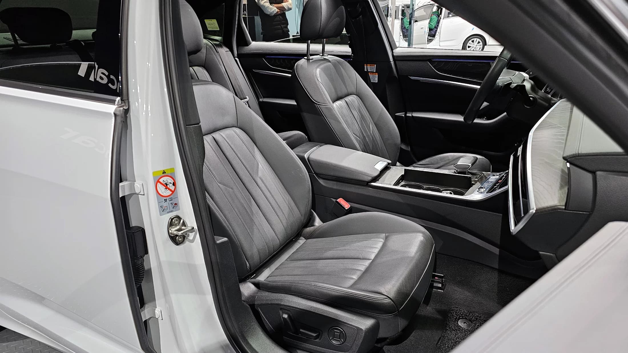 Audi A6 40 TDI Quattro Premium C7, 2021 г. 58118 км. — фото 10