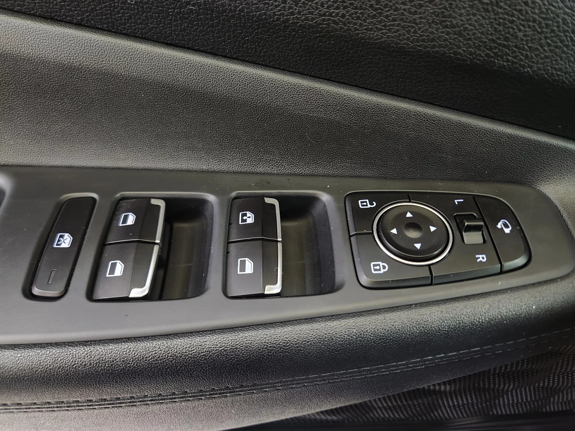 Hyundai Santa Fe HEV 1.6 4WD Exclusive, гибрид, 2021 г. 45491 км. — фото 13
